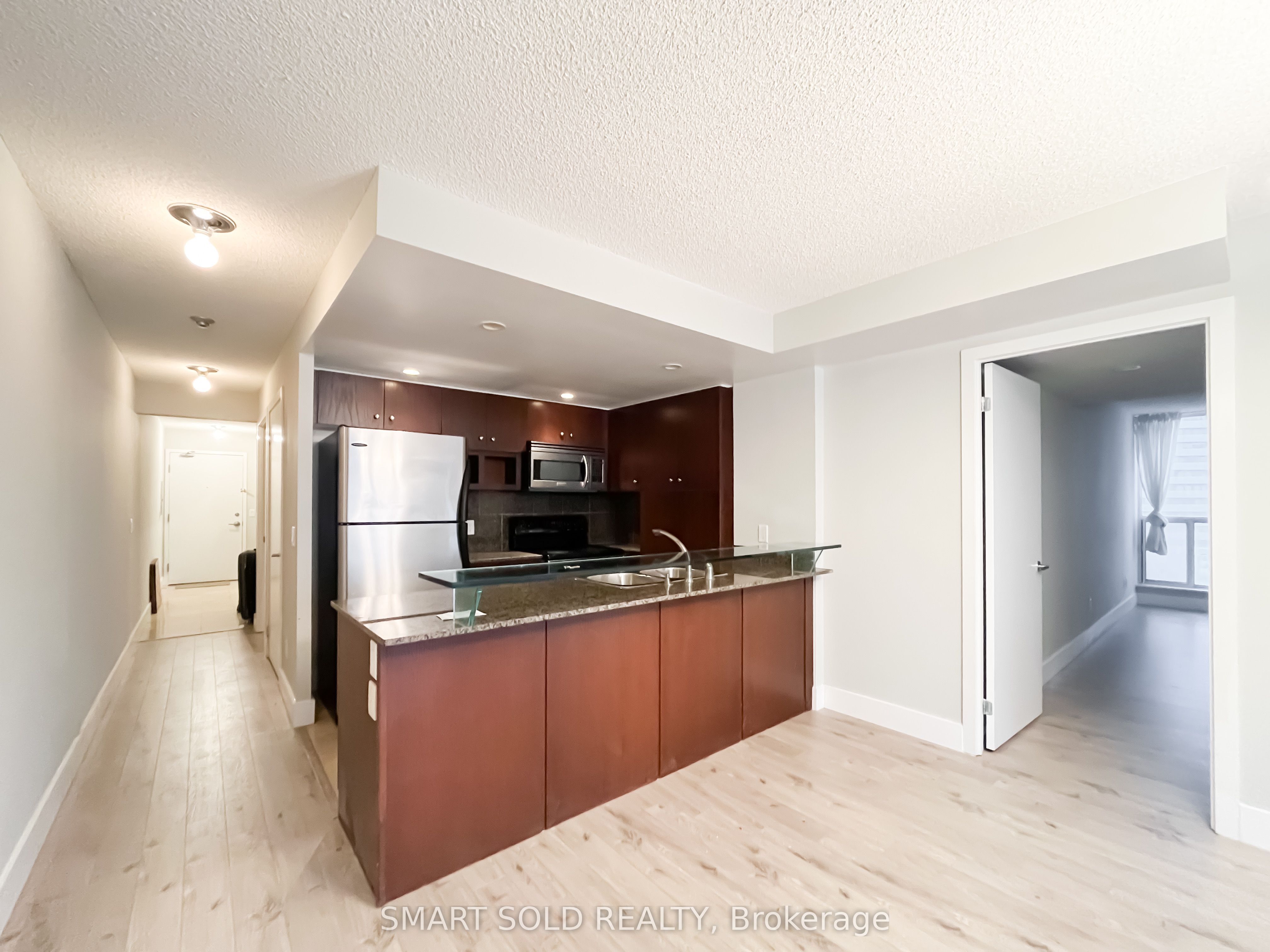208 Queens Quay W 1002, Toronto, ON M5J 2Y5 photo 4