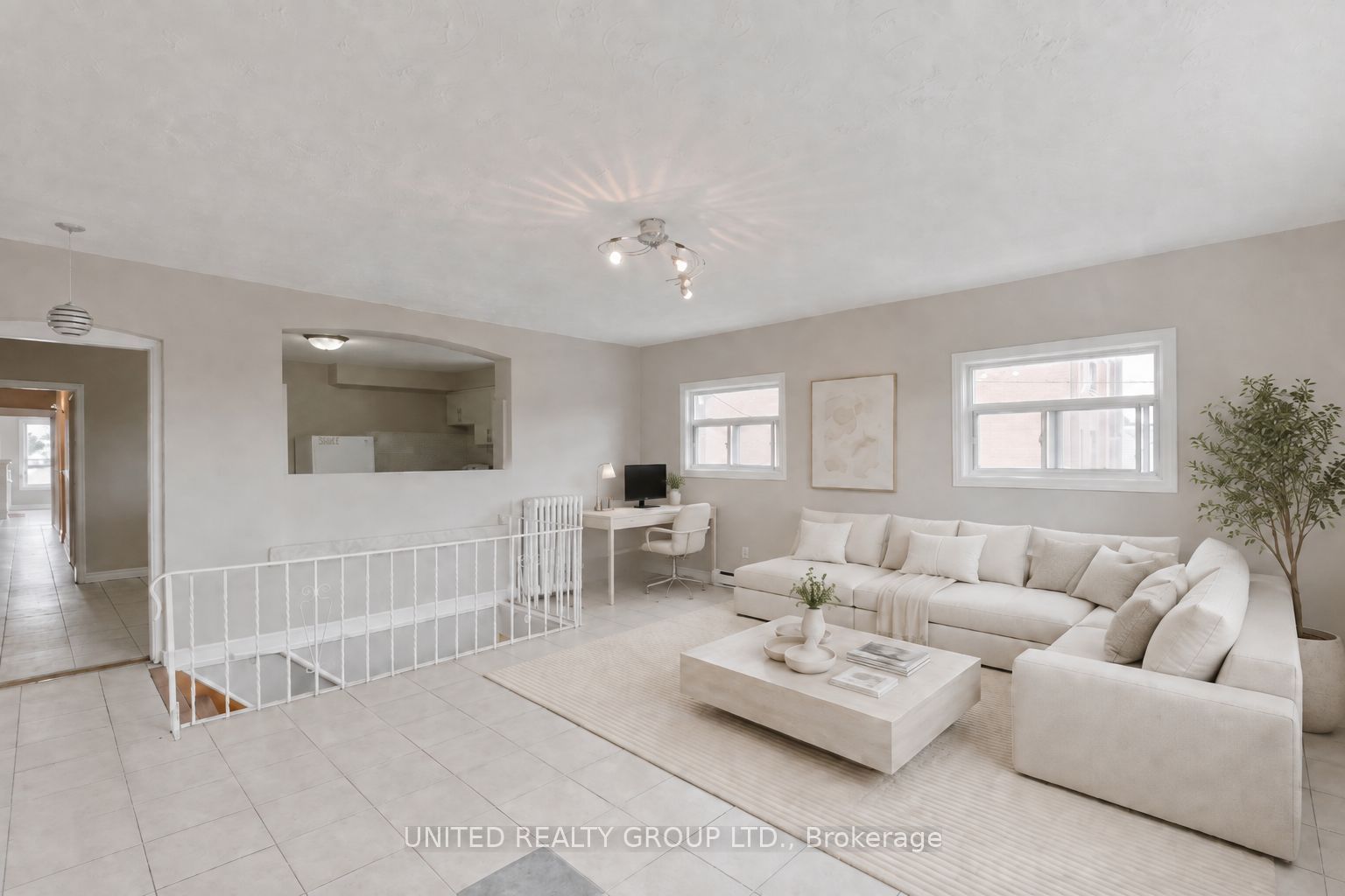 317 Oakwood Avenue 2nd Floor, Toronto, ON M6E 2V3 photo 3