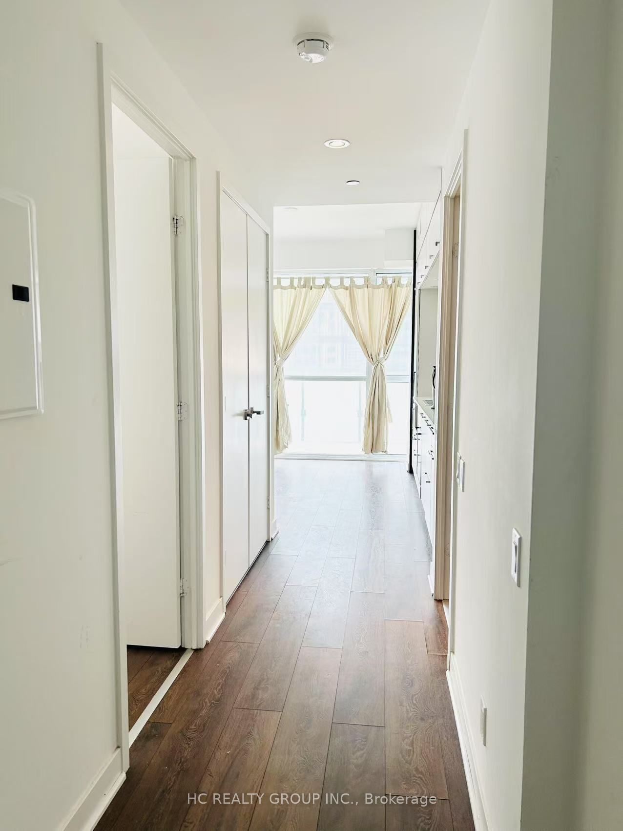 15 Grenville Street 1605, Toronto, ON M4Y 0B9 photo 3