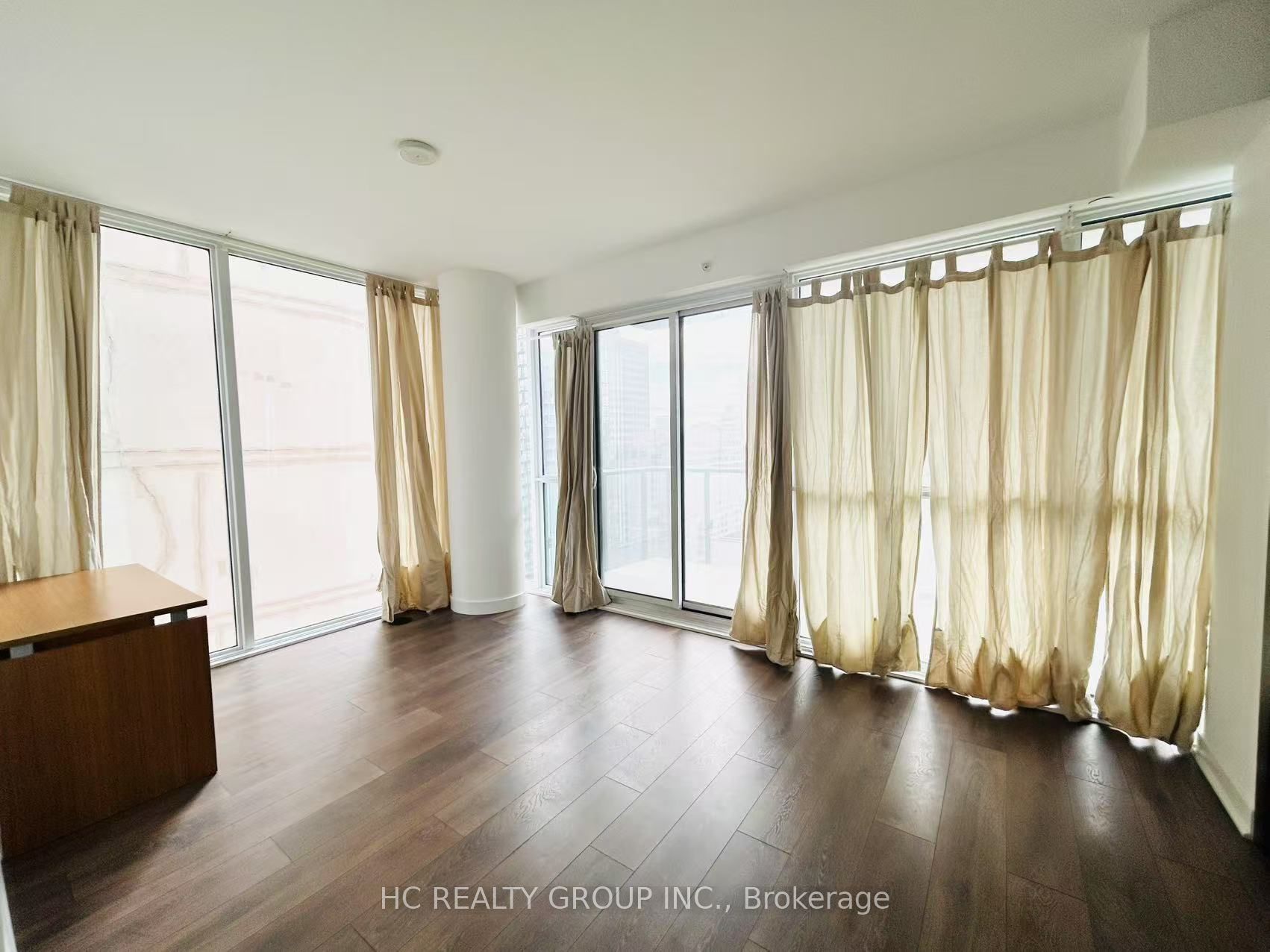 15 Grenville Street 1605, Toronto, ON M4Y 0B9 photo 4