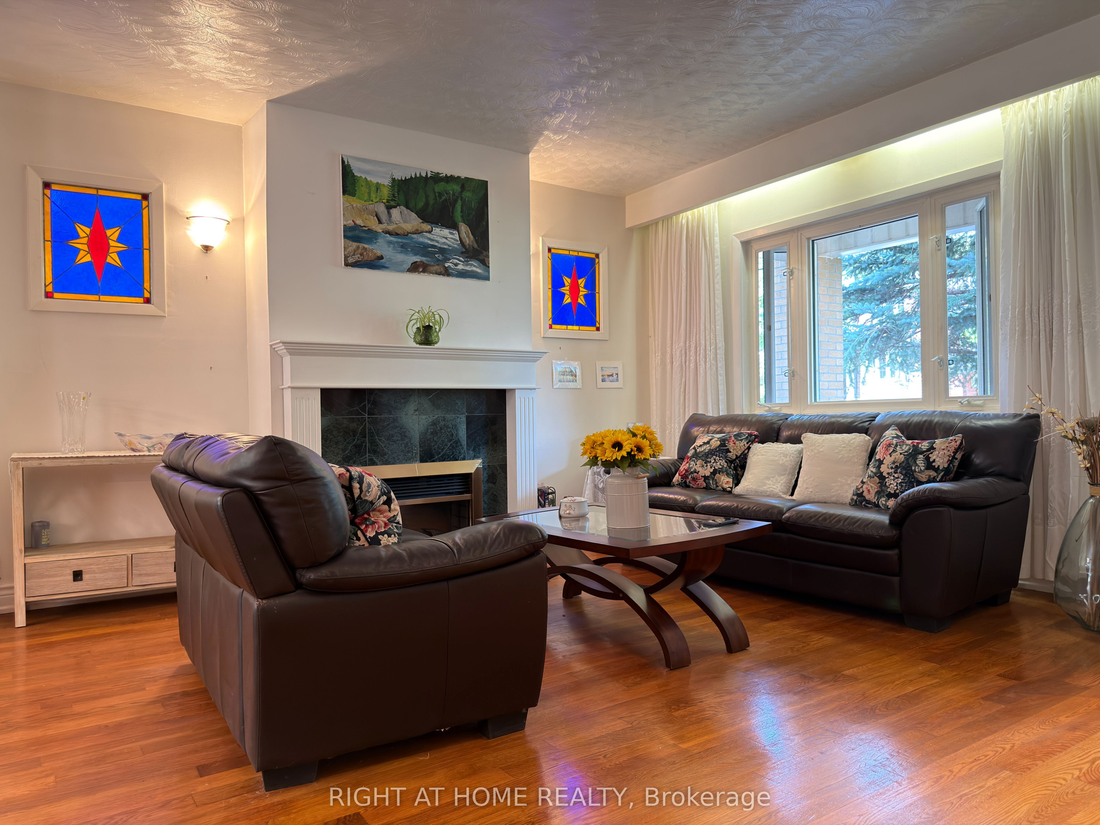 107 Melrose Avenue, Toronto, ON M5M 1Y8 photo 3