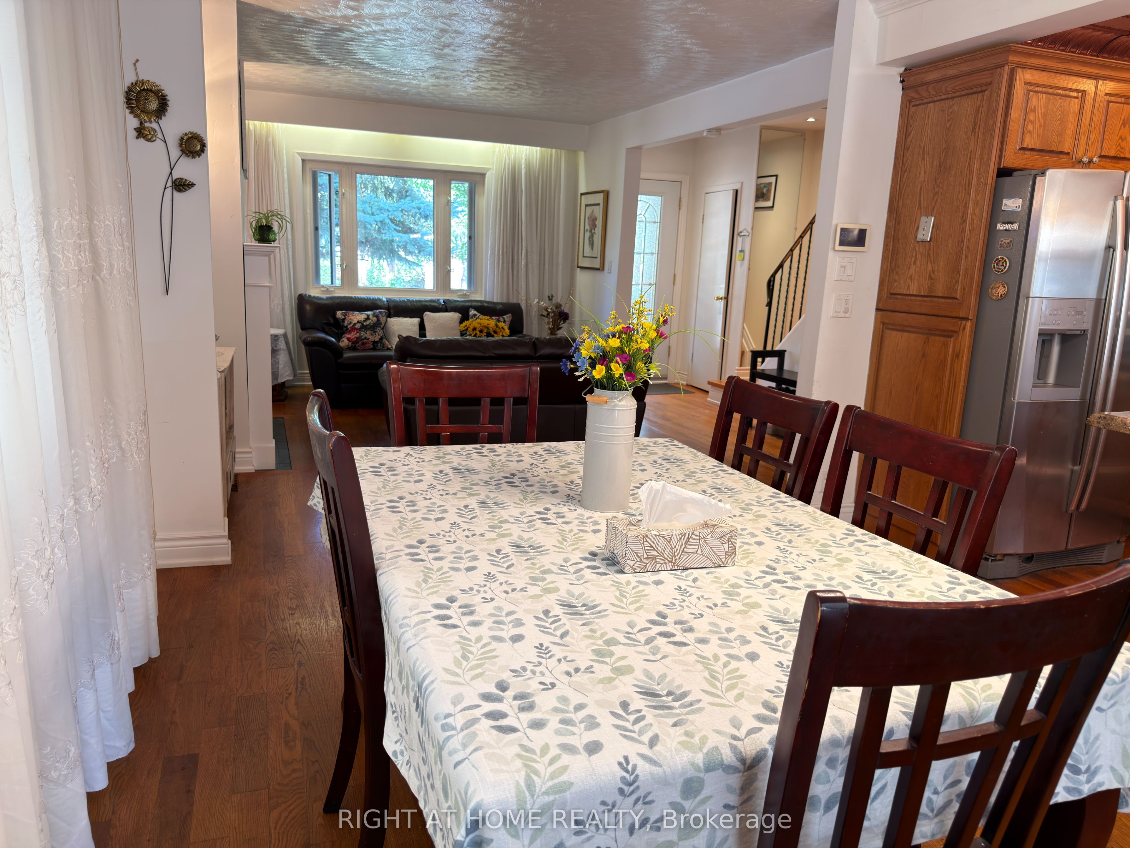 107 Melrose Avenue, Toronto, ON M5M 1Y8 photo 4