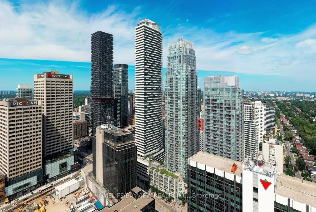 2221 yonge Street 406, Toronto, ON M4S 0B8