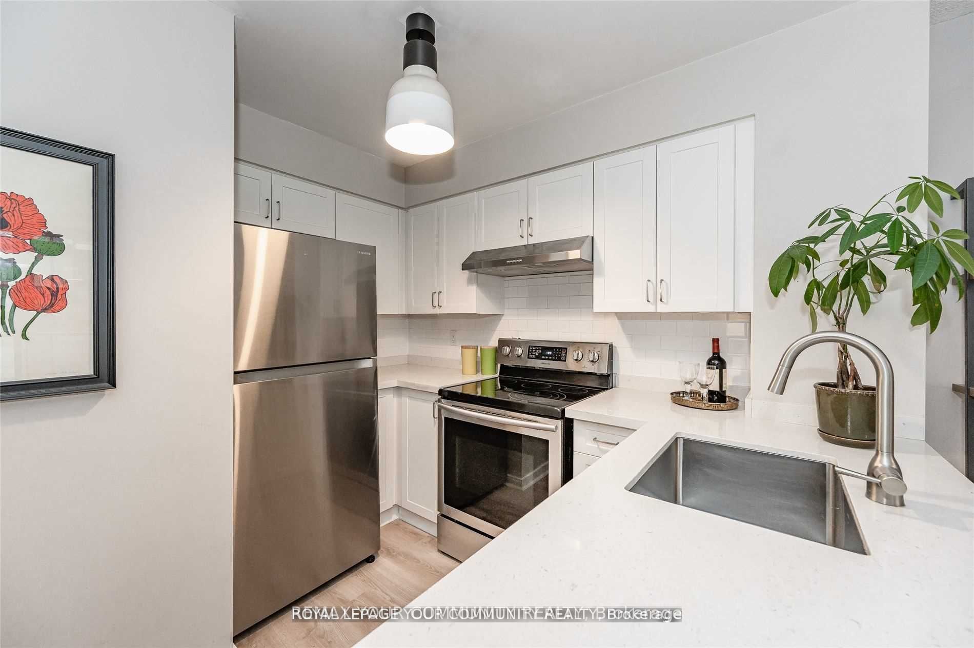 76 Shuter Street 1307, Toronto, ON M5B 1B4 photo 3