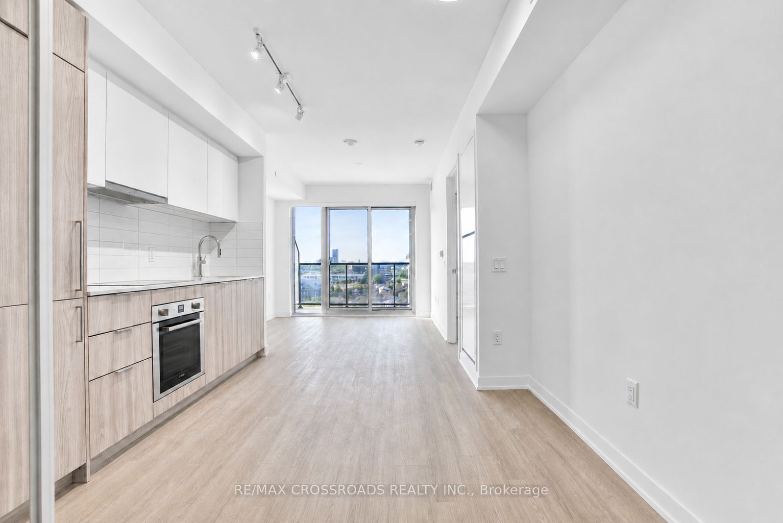 15 David Salomon Drive 1503, Toronto, ON M3C 1E7 photo 2