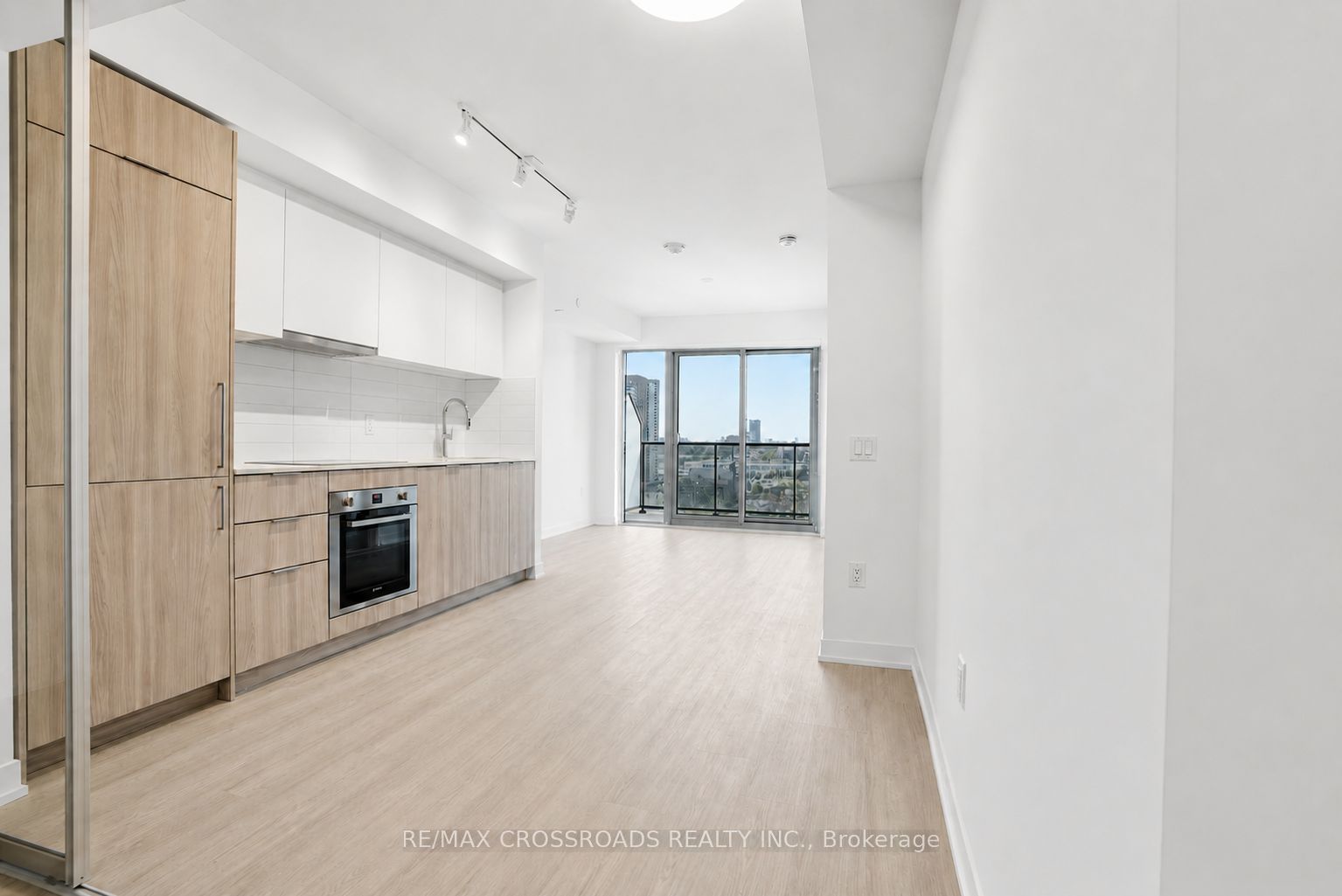 15 David Salomon Drive 1503, Toronto, ON M3C 1E7 photo 5