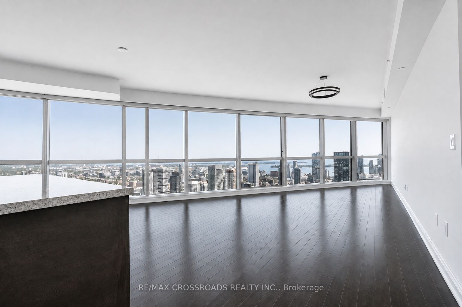 388 Yonge Street 6107, Toronto, ON M5B 0A4 photo 2