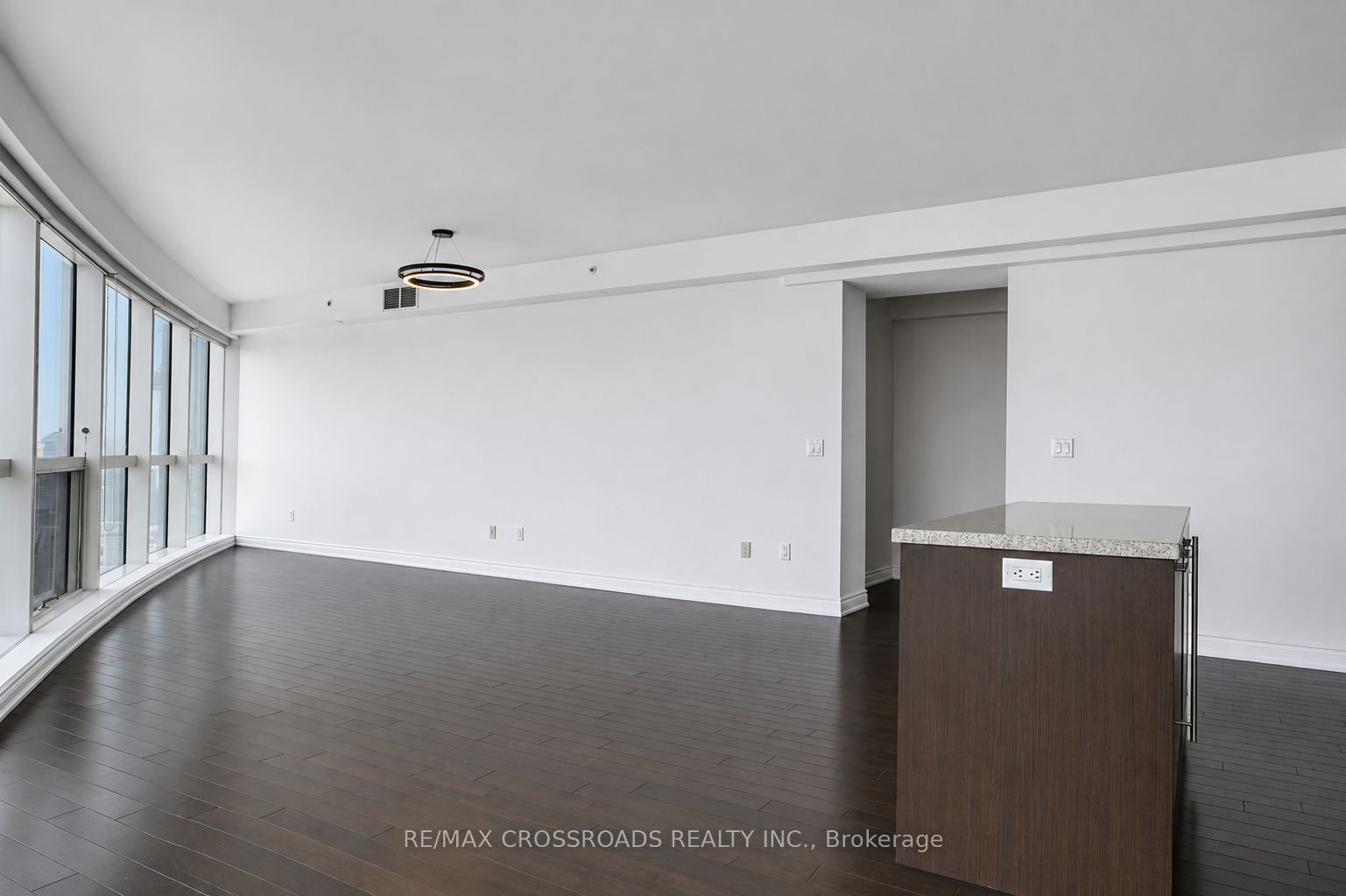 388 Yonge Street 6107, Toronto, ON M5B 0A4 photo 3