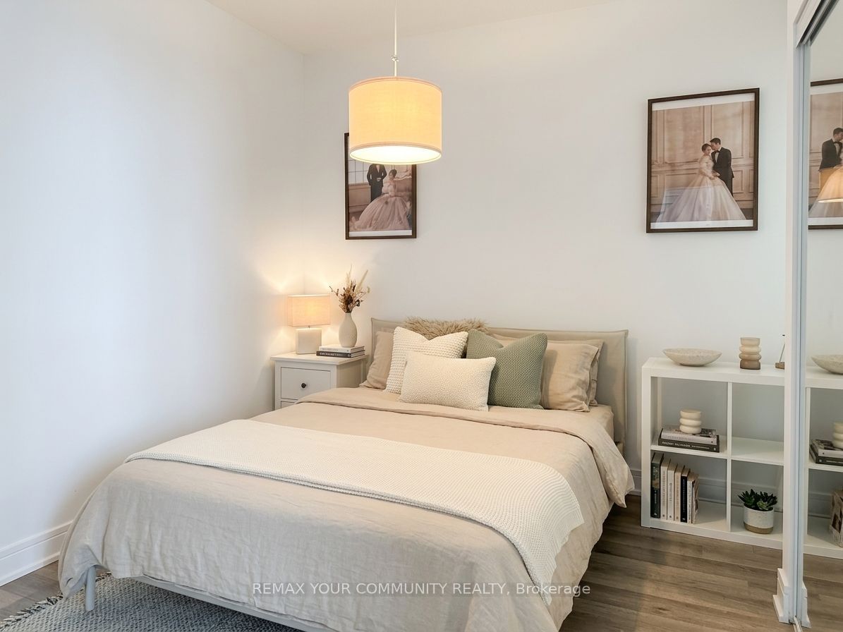 28 Ted Rogers Way 3712, Toronto, ON M4Y 2J4 photo 4
