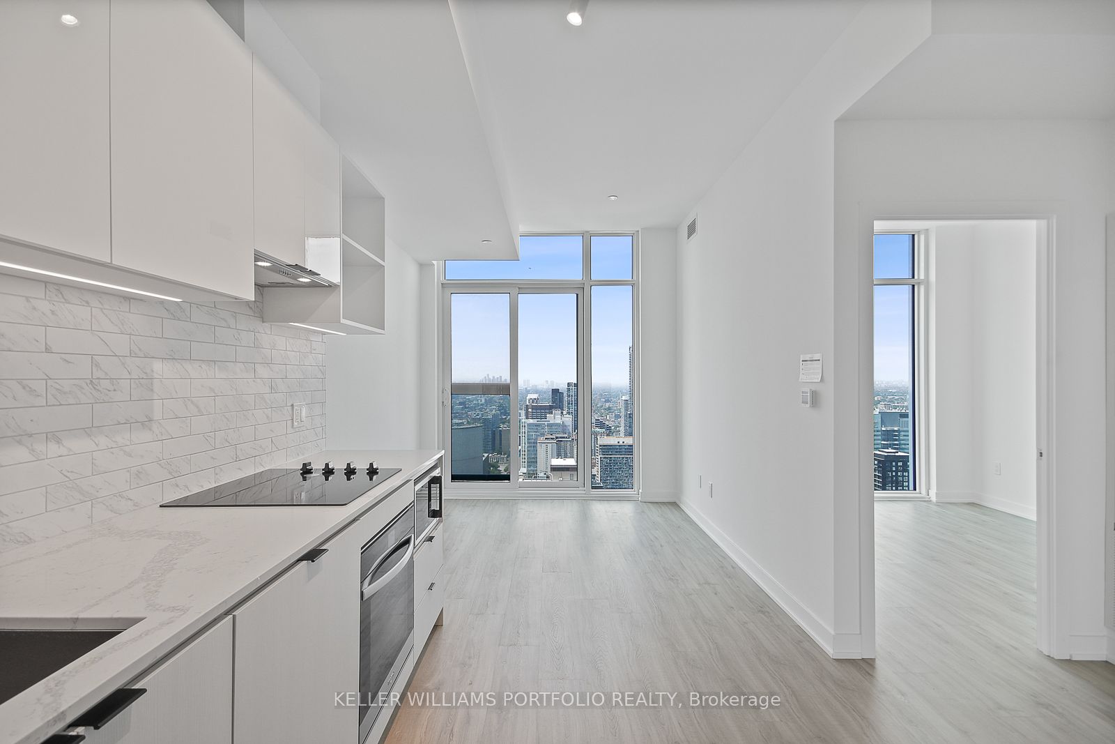252 Church Street PH16, Toronto, ON M5B 0E6 photo 2