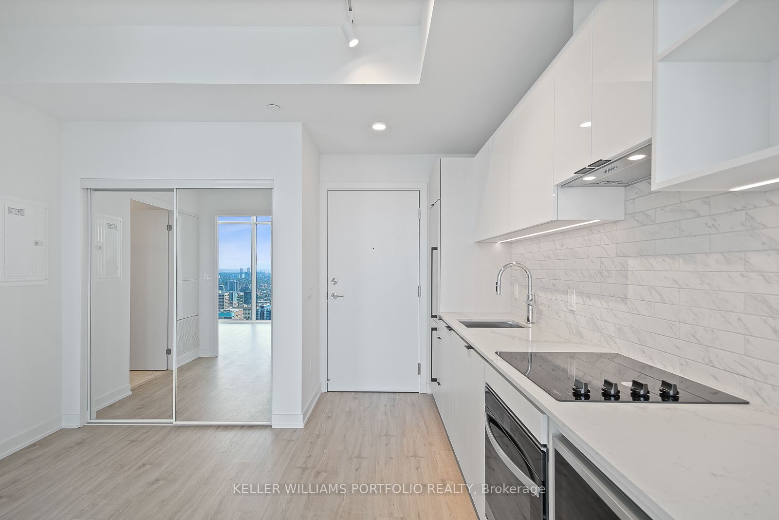 252 Church Street PH16, Toronto, ON M5B 0E6 photo 3