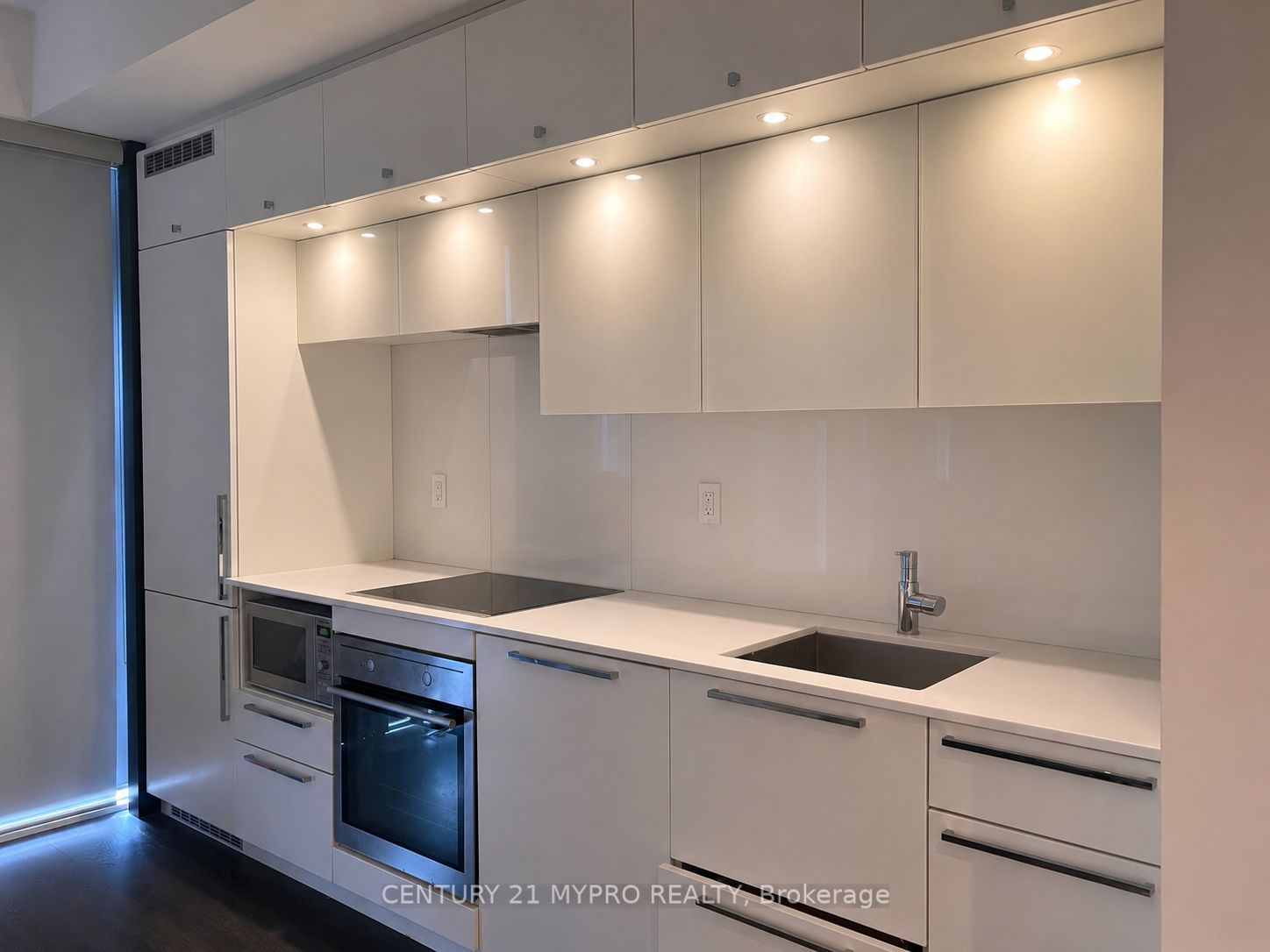 15 Grenville Street 2804, Toronto, ON M4Y 1A1 photo 4