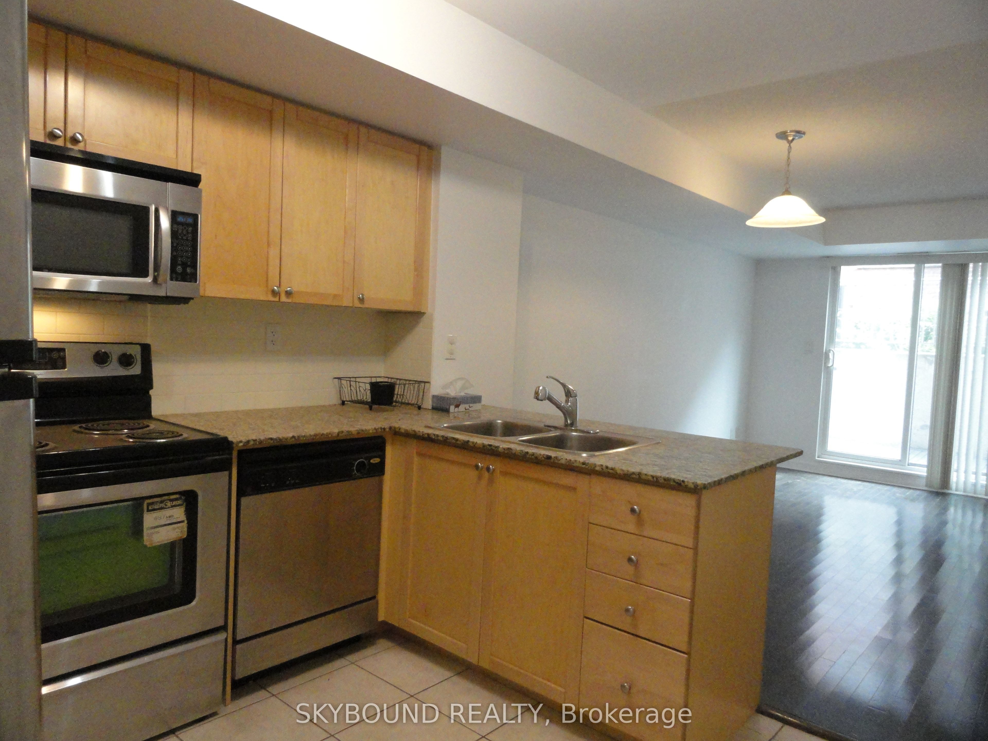21 Ruttan Street #138, Toronto, ON M6P 0A1 photo 5