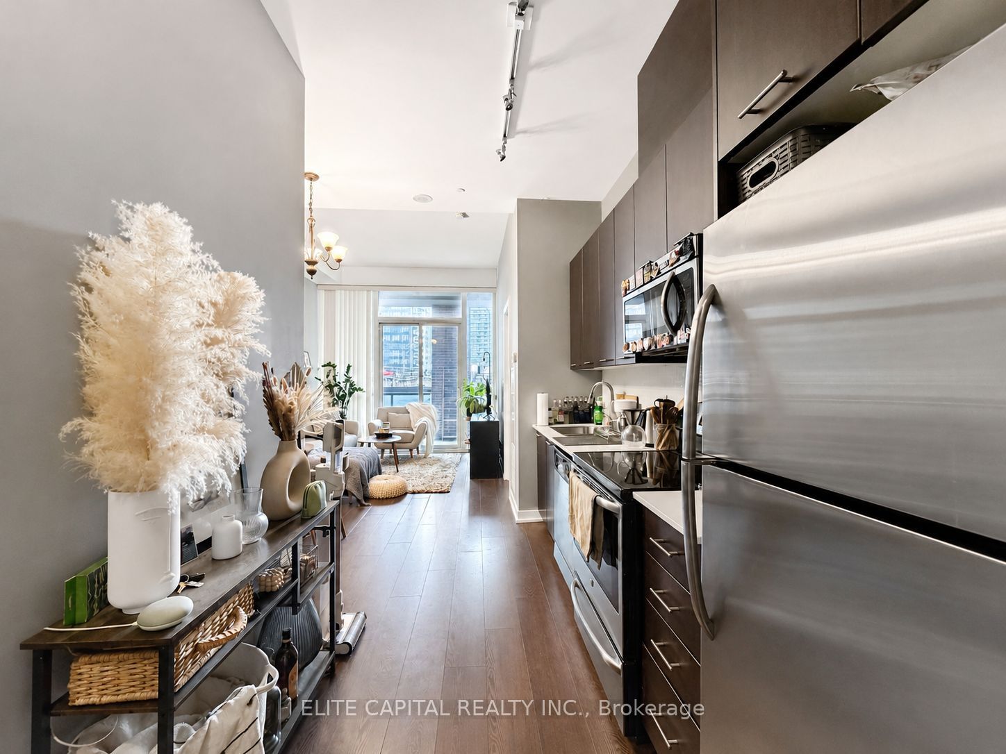 20 Bruyeres Mews 628, Toronto, ON M5V 0G8 photo 2
