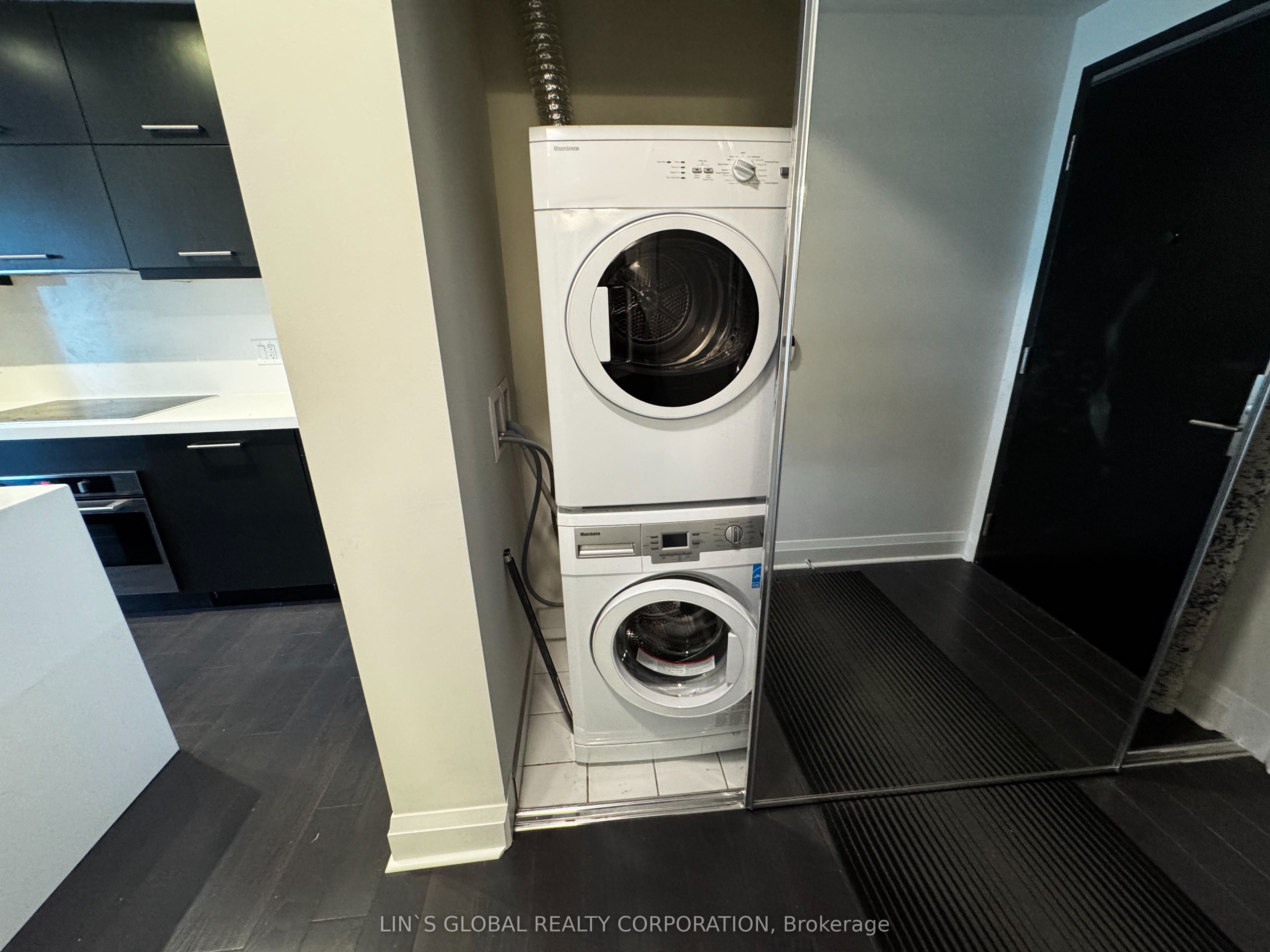 1080 Bay Street 2903, Toronto, ON M5S 0A5 photo 2