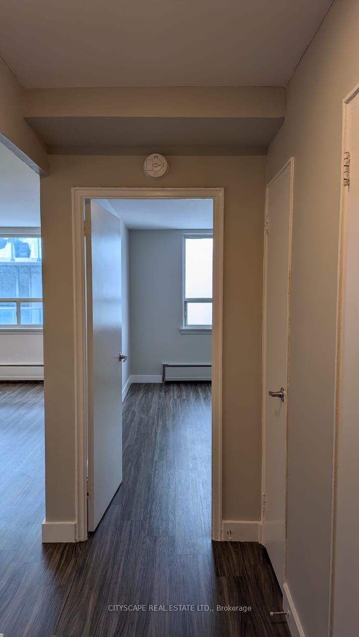85 Wellesley Street E 909, Toronto, ON M4Y 1H8 photo 3