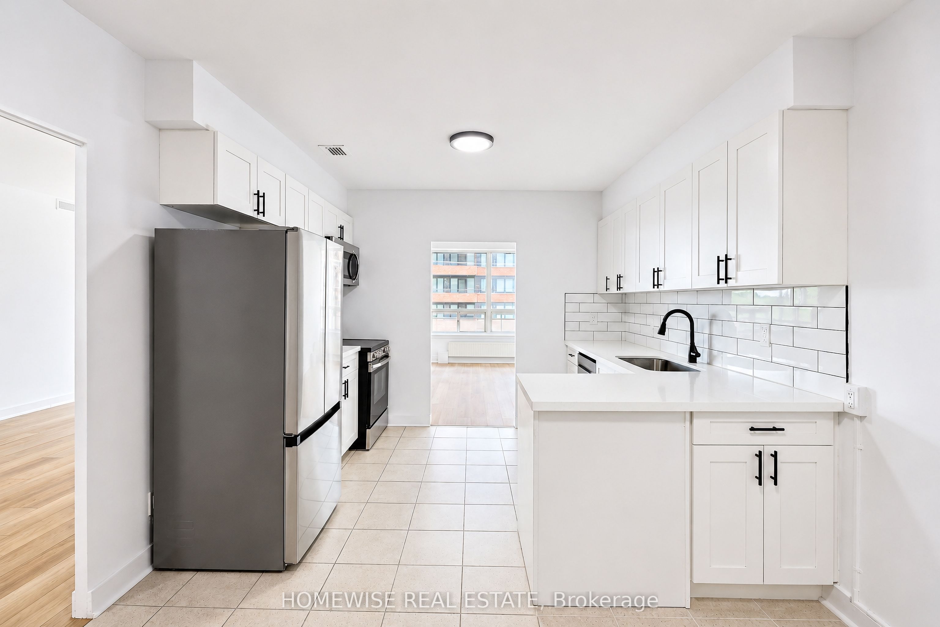 2500 Bathurst Street 307, Toronto, ON M6B 2Y8
