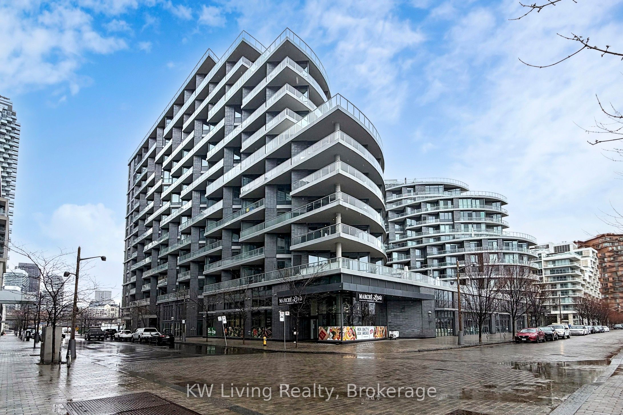 1 Edgewater Drive GPH 12, Toronto, ON M5A 0L1 photo 4
