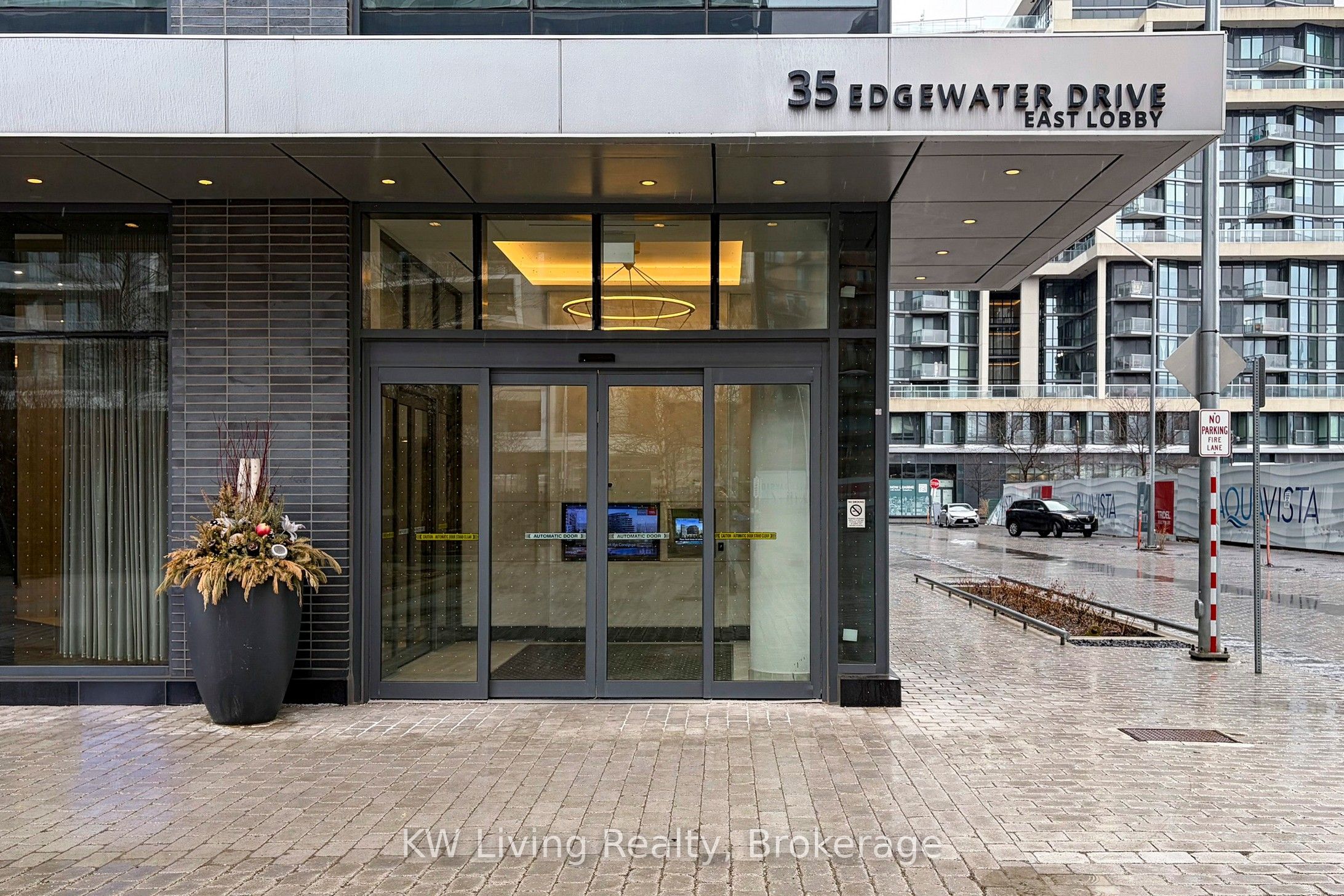 1 Edgewater Drive GPH 12, Toronto, ON M5A 0L1 photo 5