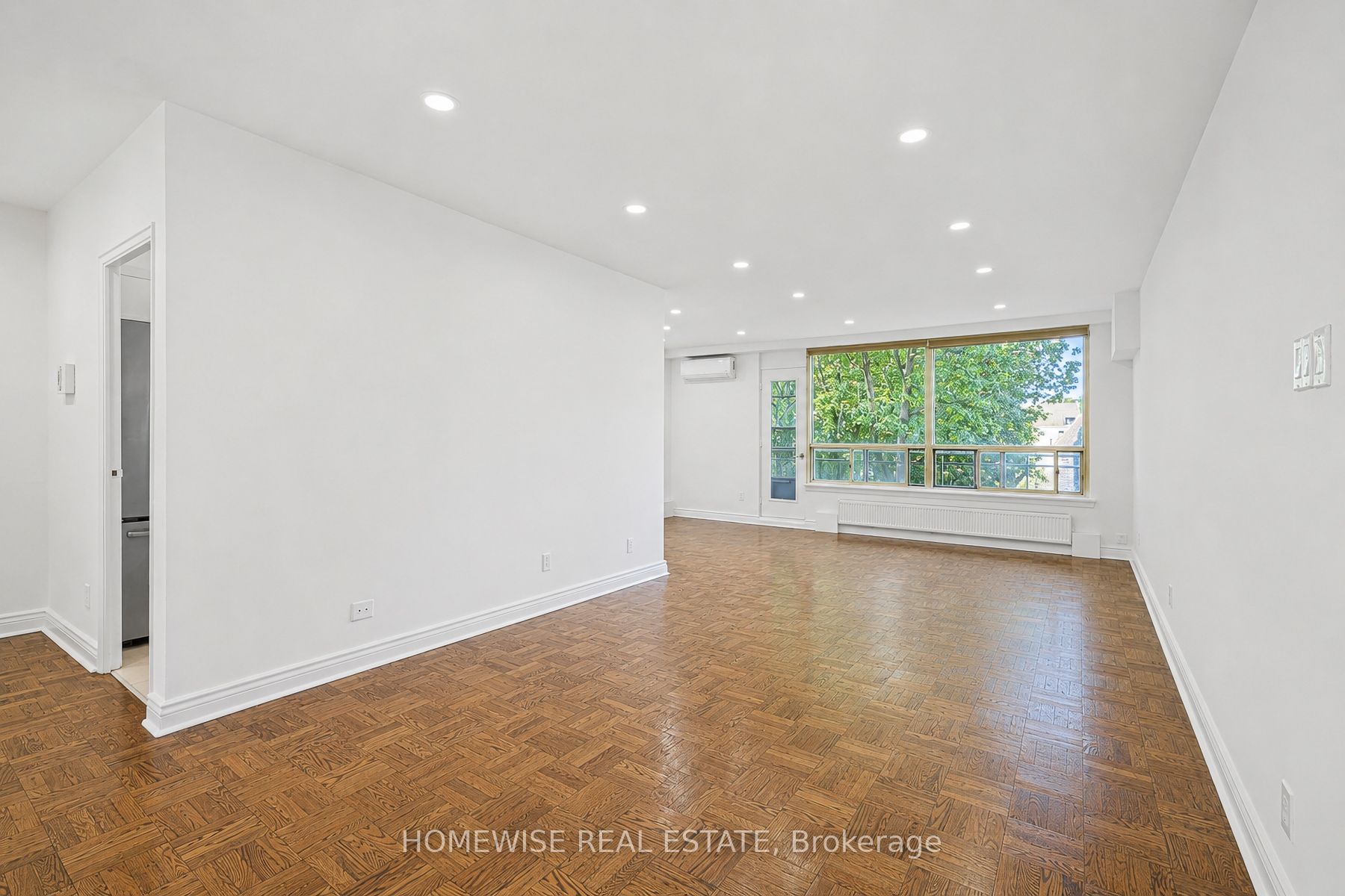 2500 Bathurst Street 401, Toronto, ON M6B 2Y8 photo 2