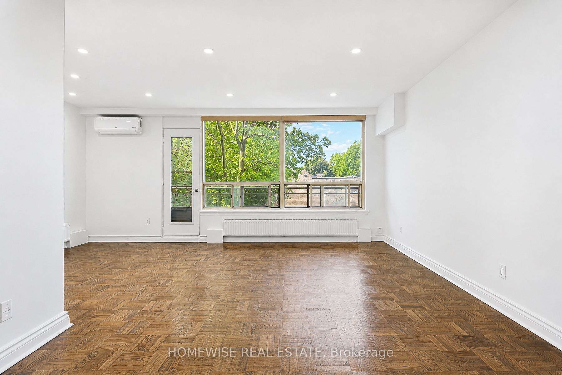 2500 Bathurst Street 401, Toronto, ON M6B 2Y8 photo 3