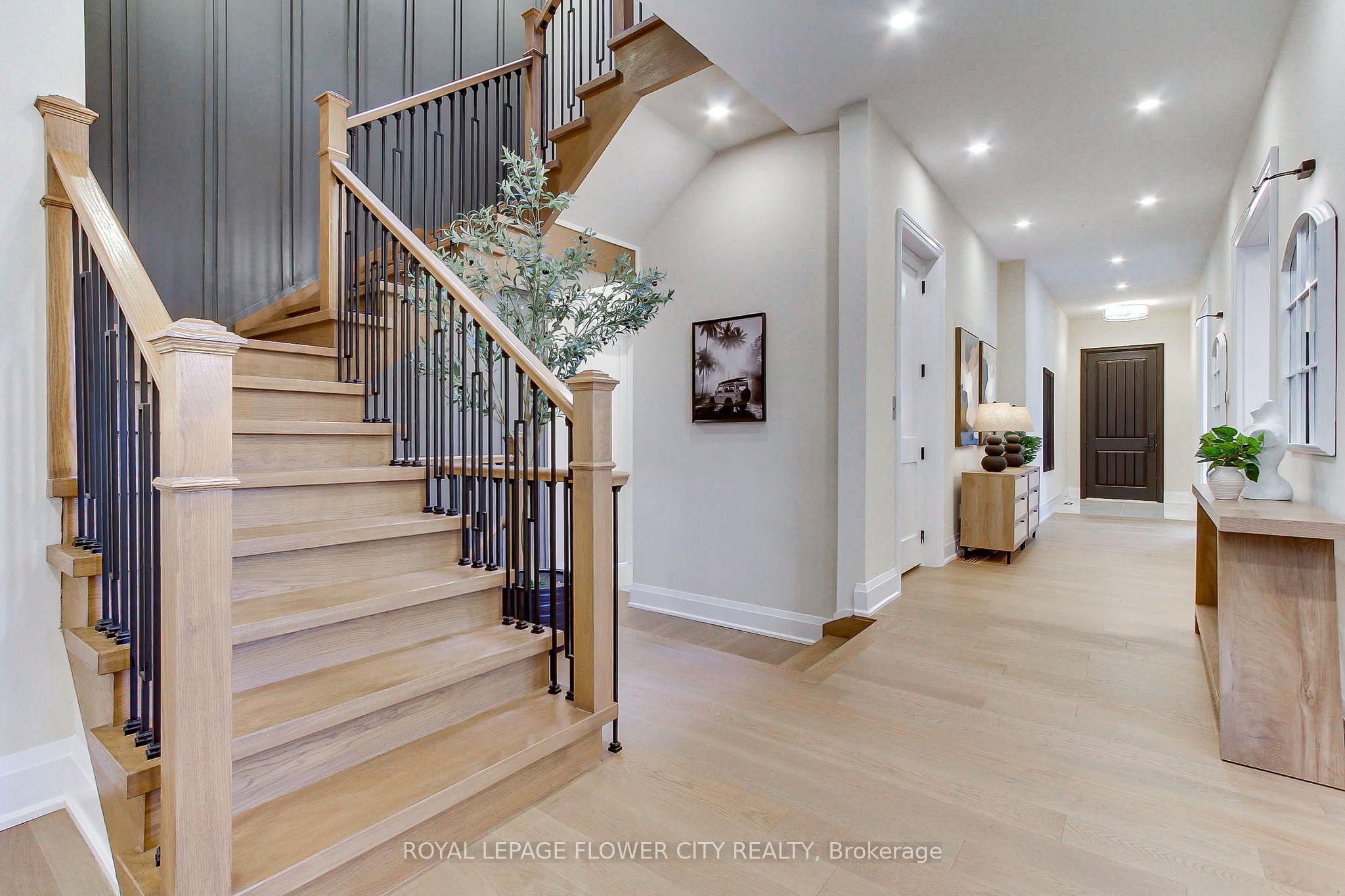 140 Hillmount Avenue, Toronto, ON M6B 1X8 photo 2