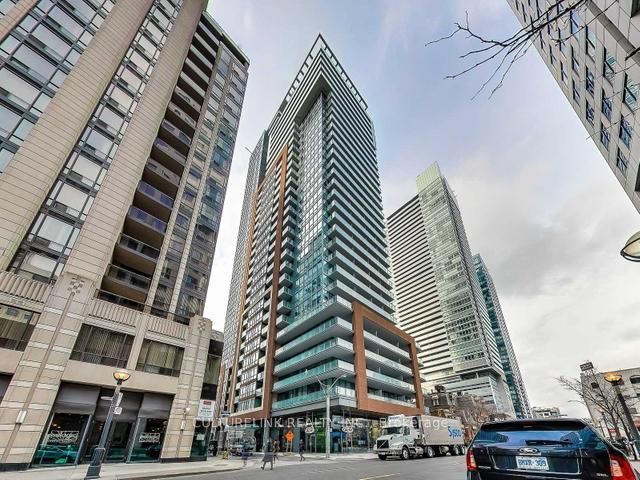 8 Mercer Street 1712, Toronto, ON M5V 0C4