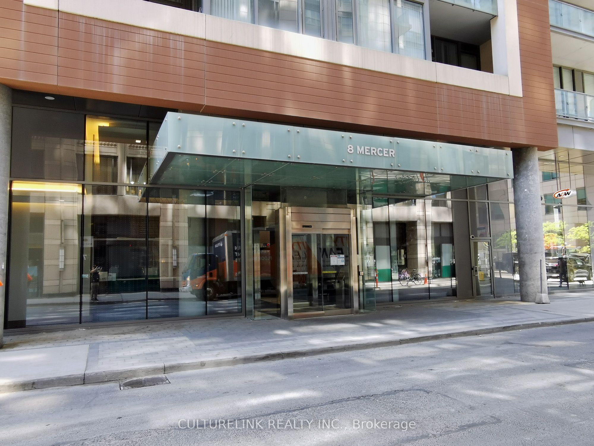 8 Mercer Street 1712, Toronto, ON M5V 0C4 photo 3