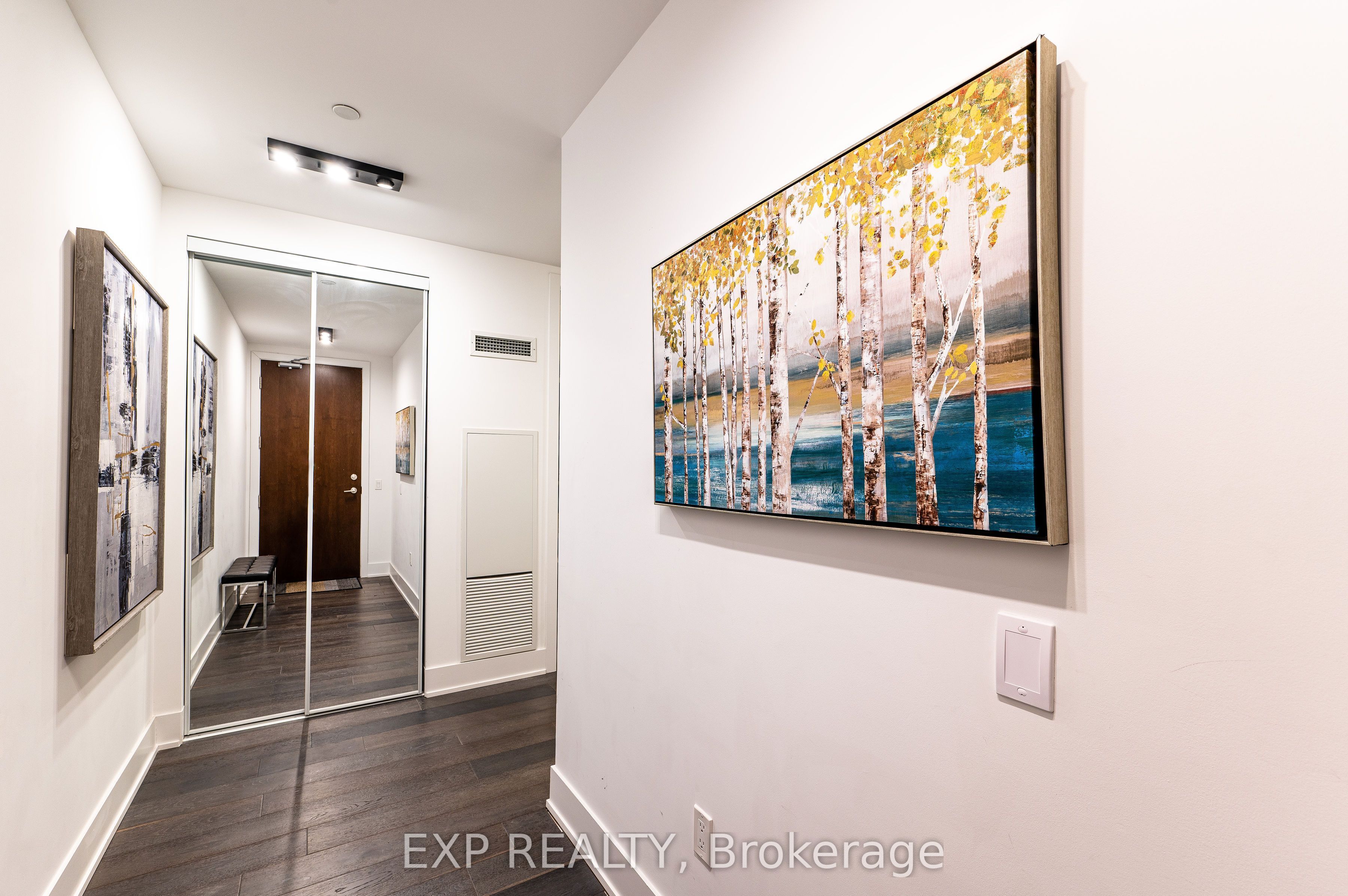 38 Iannuzzi Street PH03, Toronto, ON M5V 0S2 photo 4