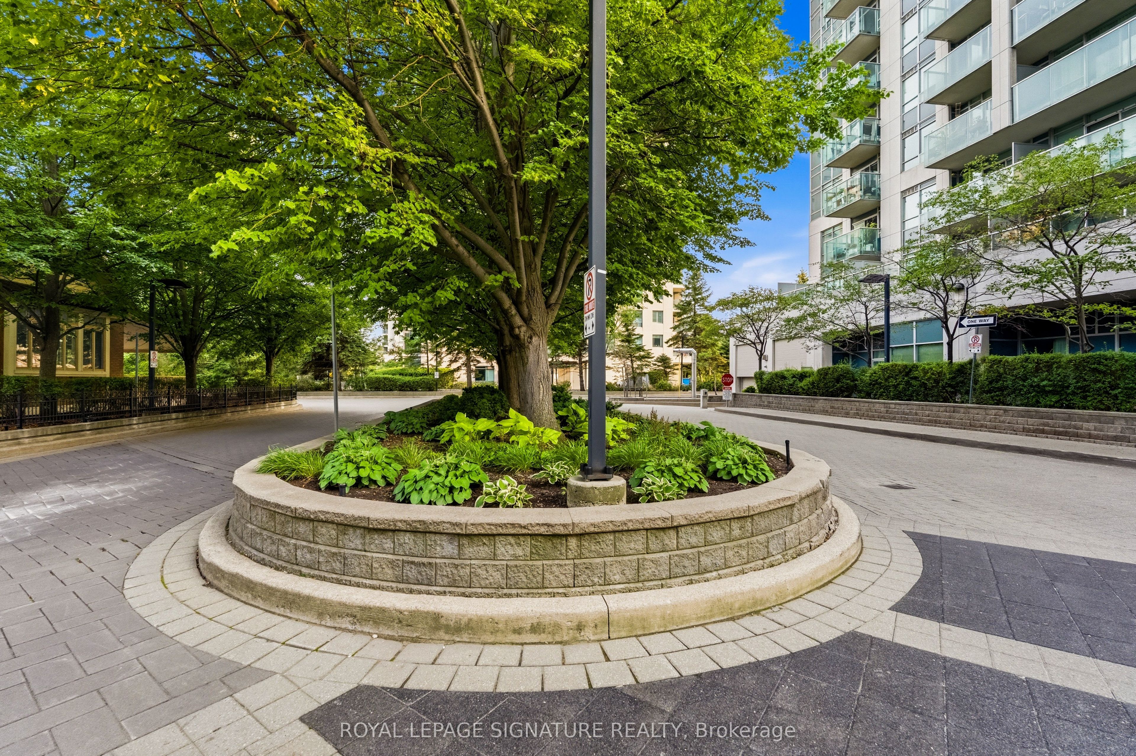 16 Harrison Garden Boulevard 1609, Toronto, ON M2N 7J6 photo 4