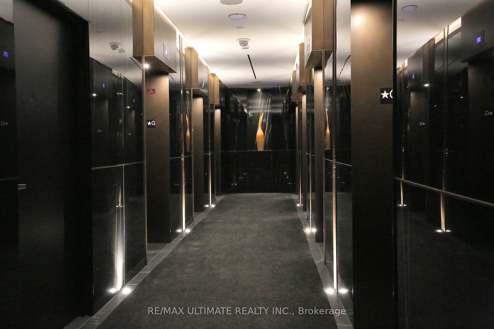 11 Yorkville Avenue 1713, Toronto, ON M4W 0B7 photo 3