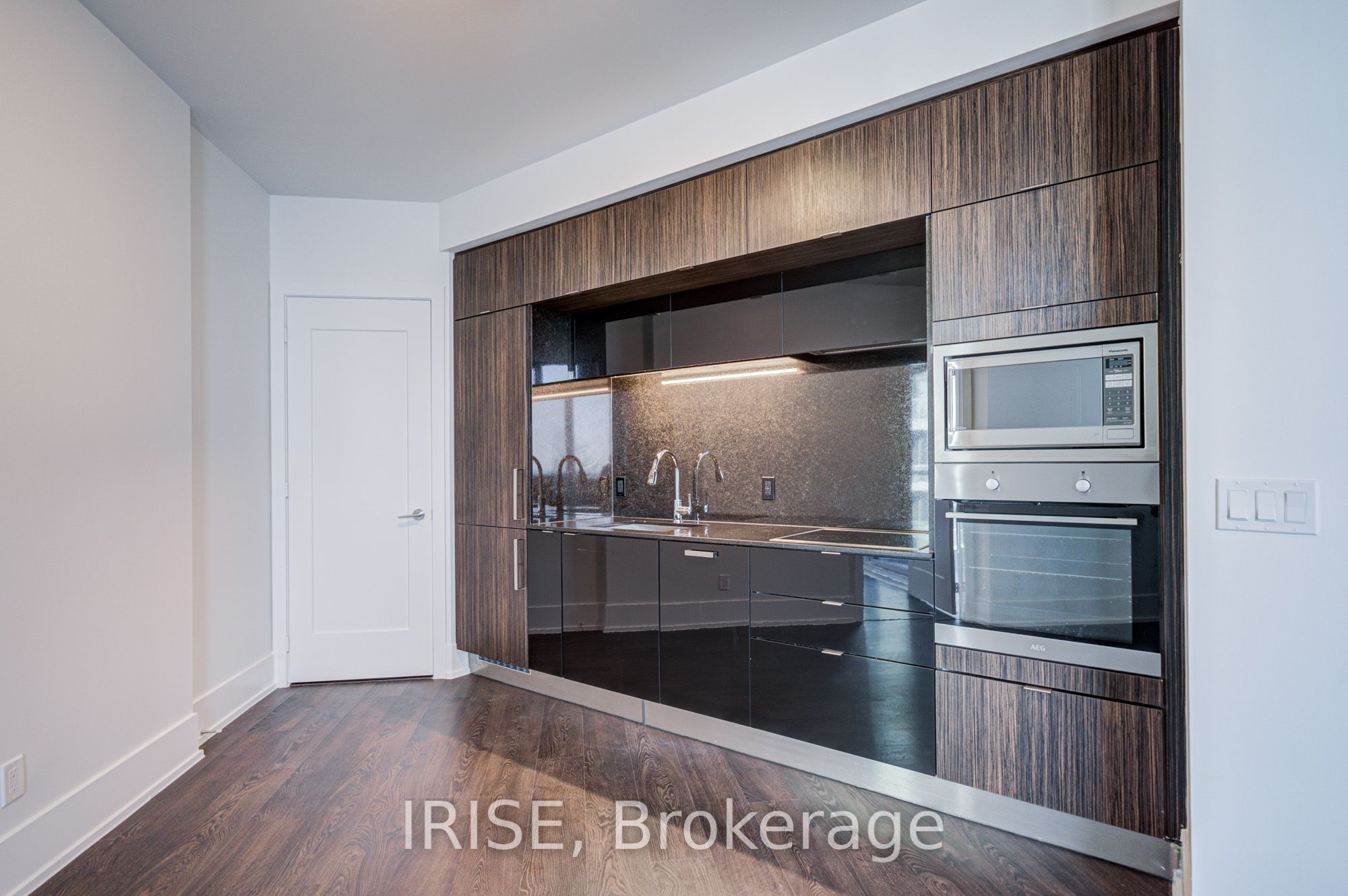 1 Edgewater Drive PH13, Toronto, ON M5A 0L1 photo 5