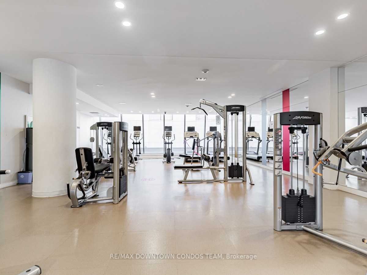 832 Bay Street 4401, Toronto, ON M5S 1Z6 photo 5