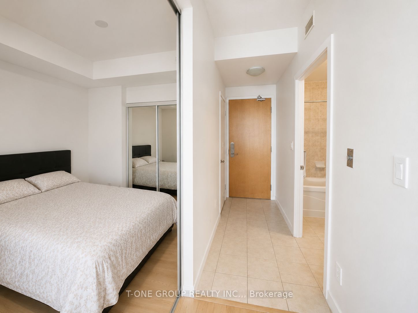 55 Bremner Boulevard 1309, Toronto, ON M5J 0A6 photo 3