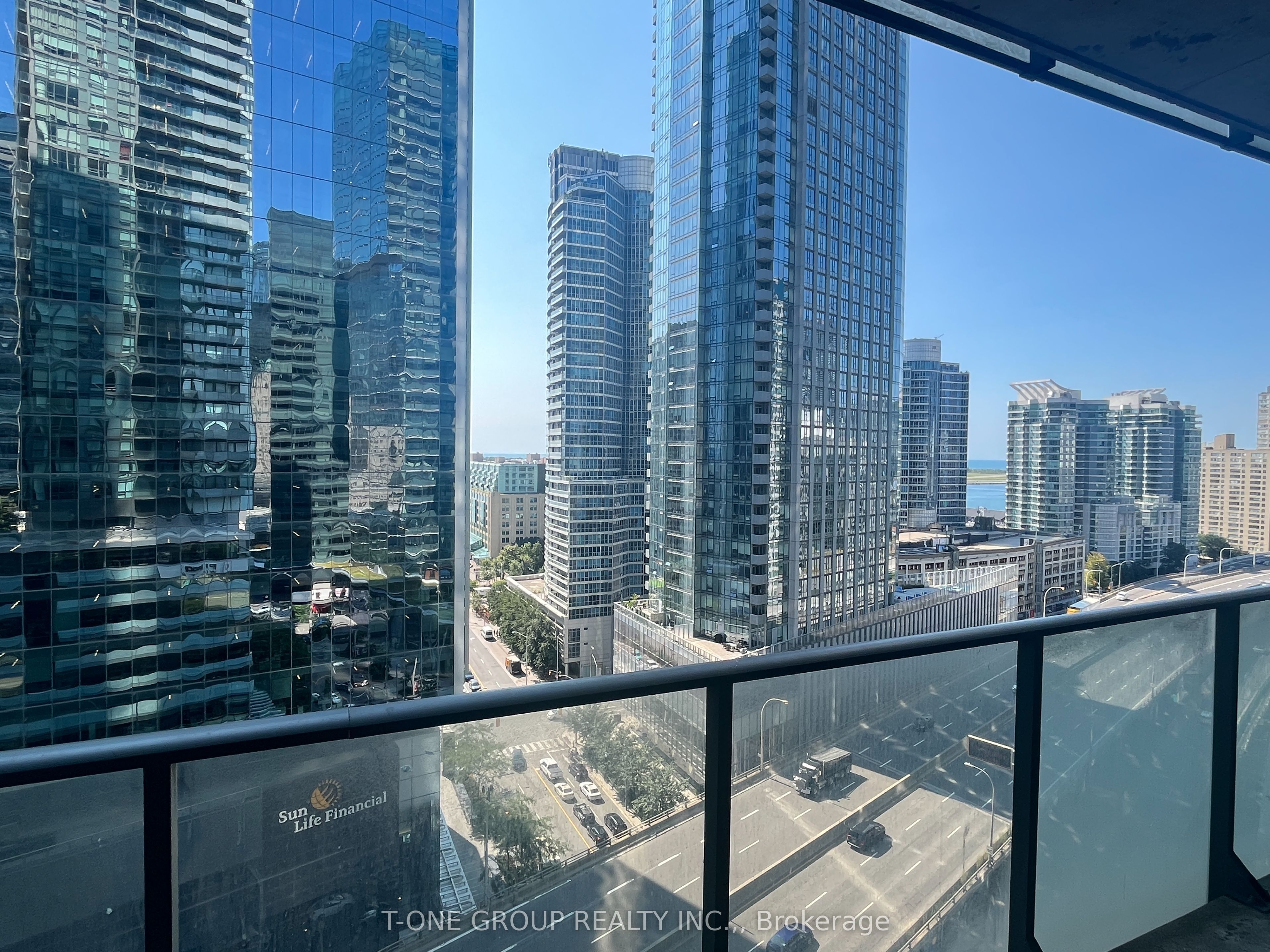 55 Bremner Boulevard 1309, Toronto, ON M5J 0A6 photo 5
