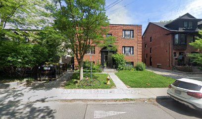 130 Macpherson Avenue 19, Toronto, ON M5R 1W8