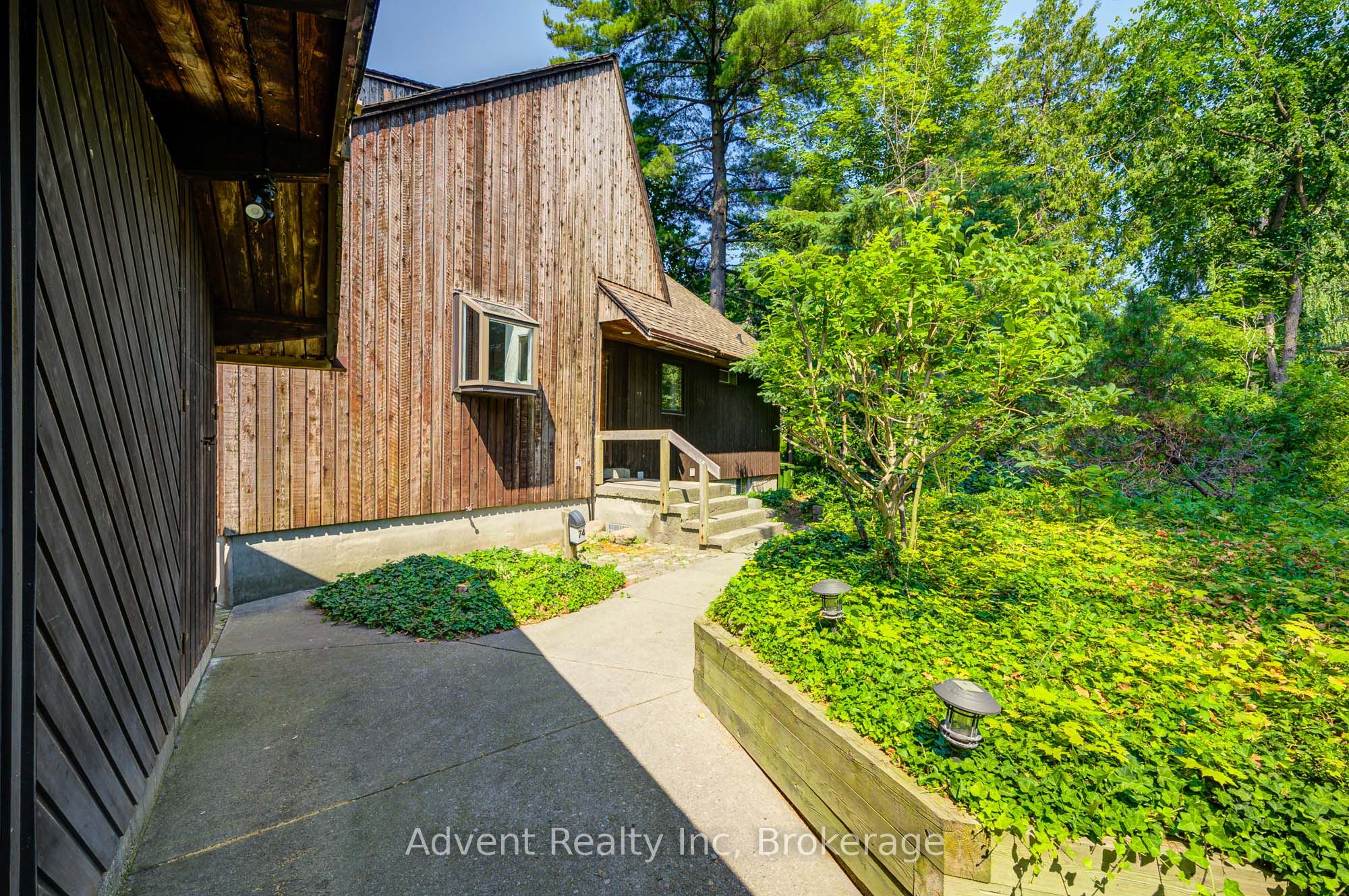 74 Don River Boulevard, Toronto, ON M2N 2M9 photo 2