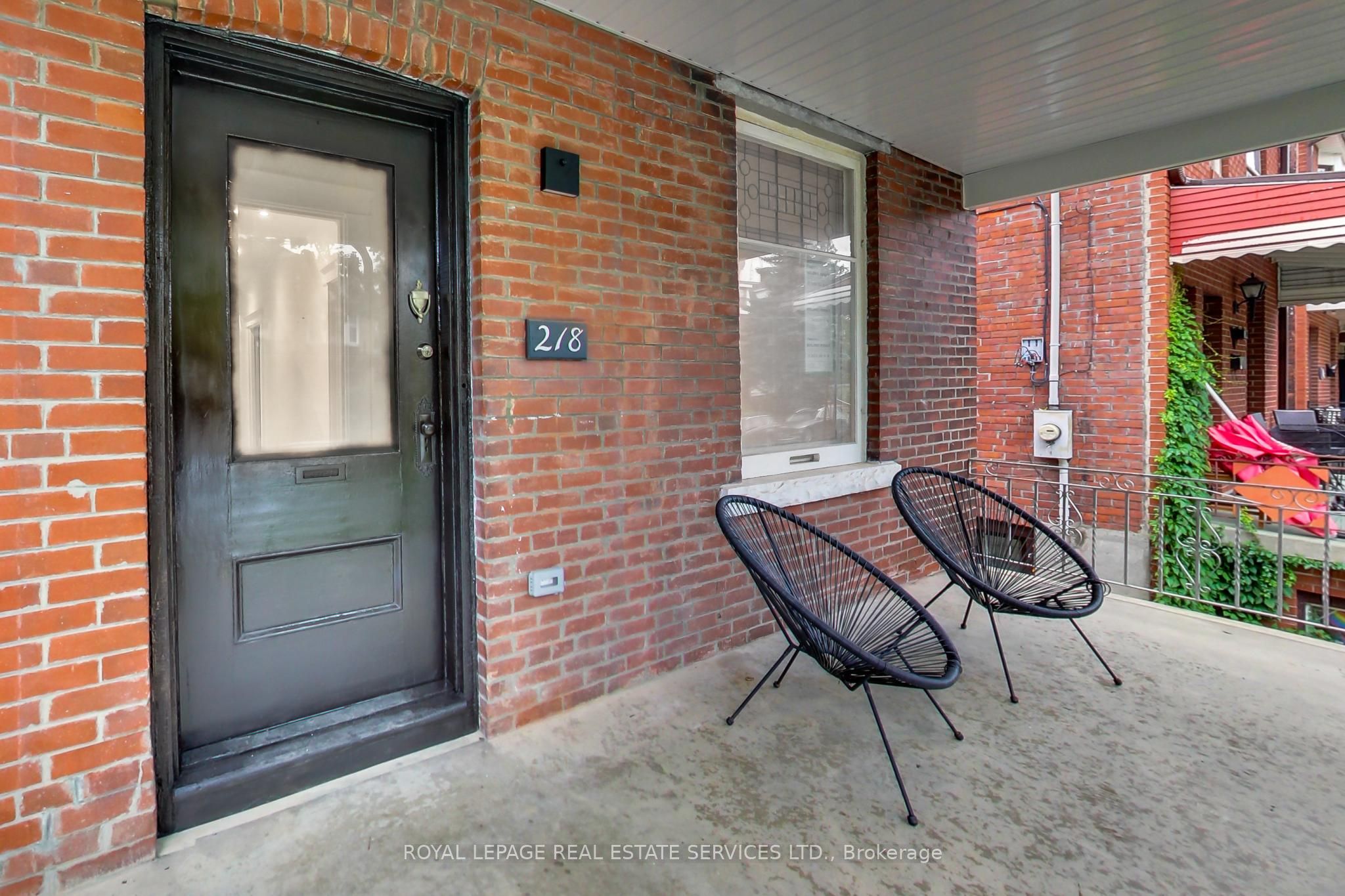 218 Montrose Avenue Upper, Toronto, ON M6G 3G7 photo 2