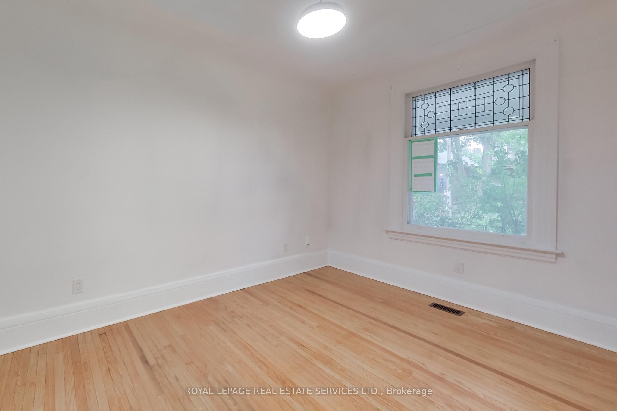 218 Montrose Avenue Upper, Toronto, ON M6G 3G7 photo 5