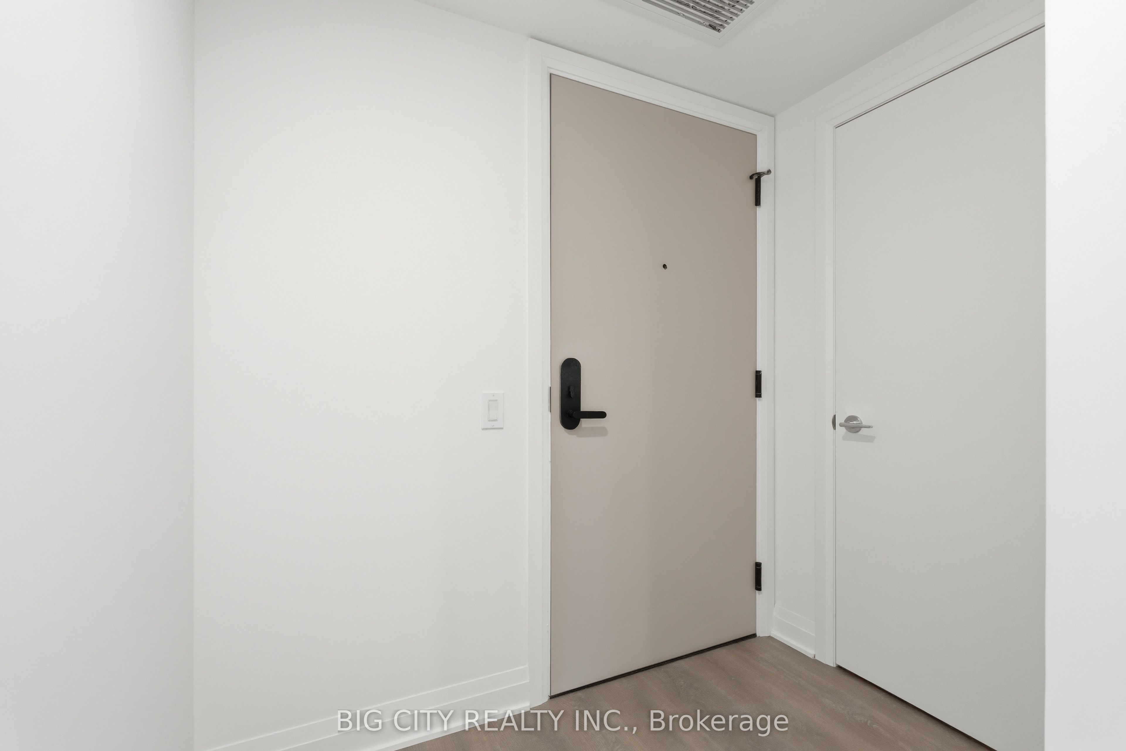 25 Frederick Todd Way 710, Toronto, ON M4G 0C6 photo 3