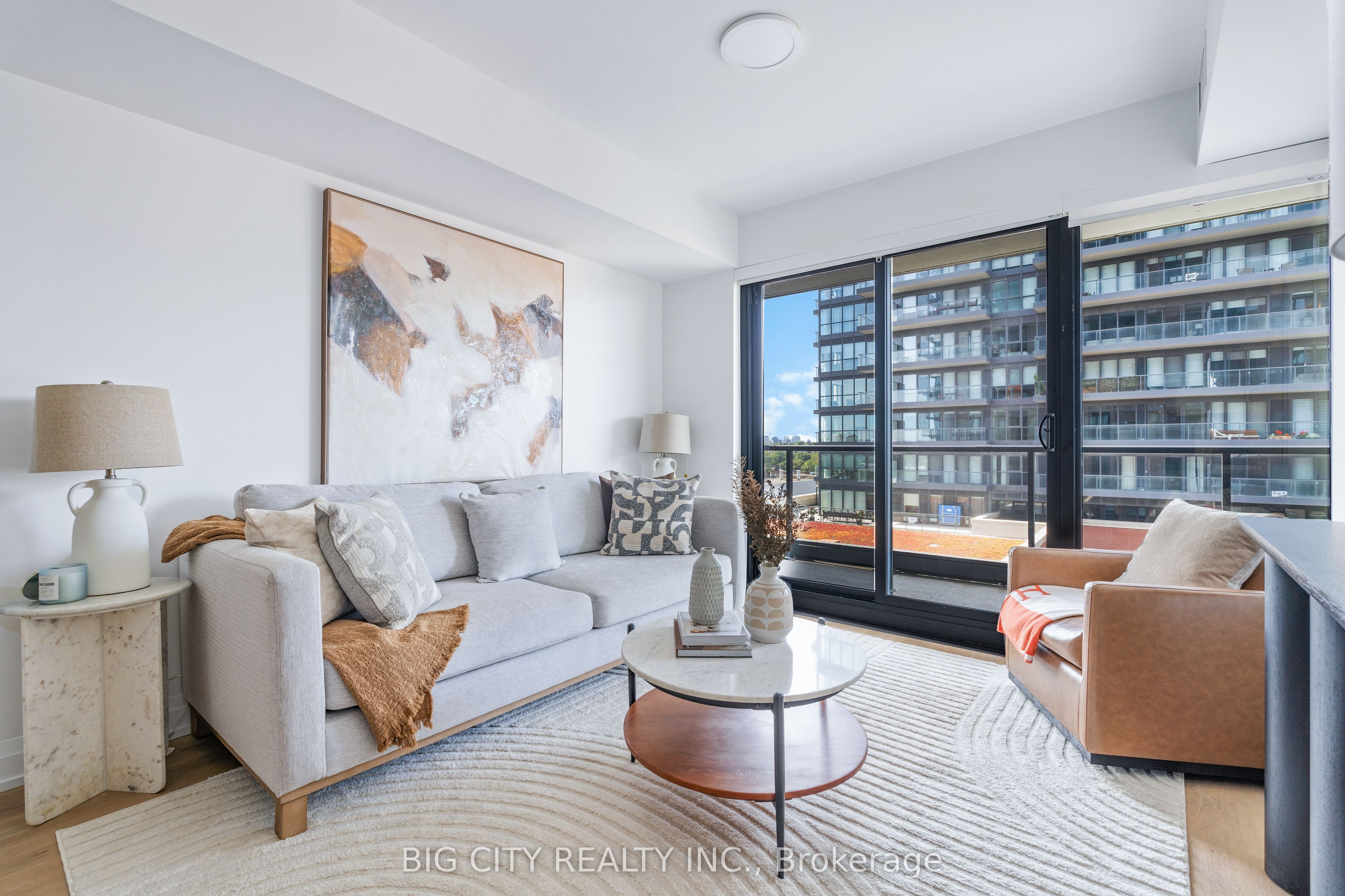 36 Brentcliffe Road 902, Toronto, ON M4G 0E1