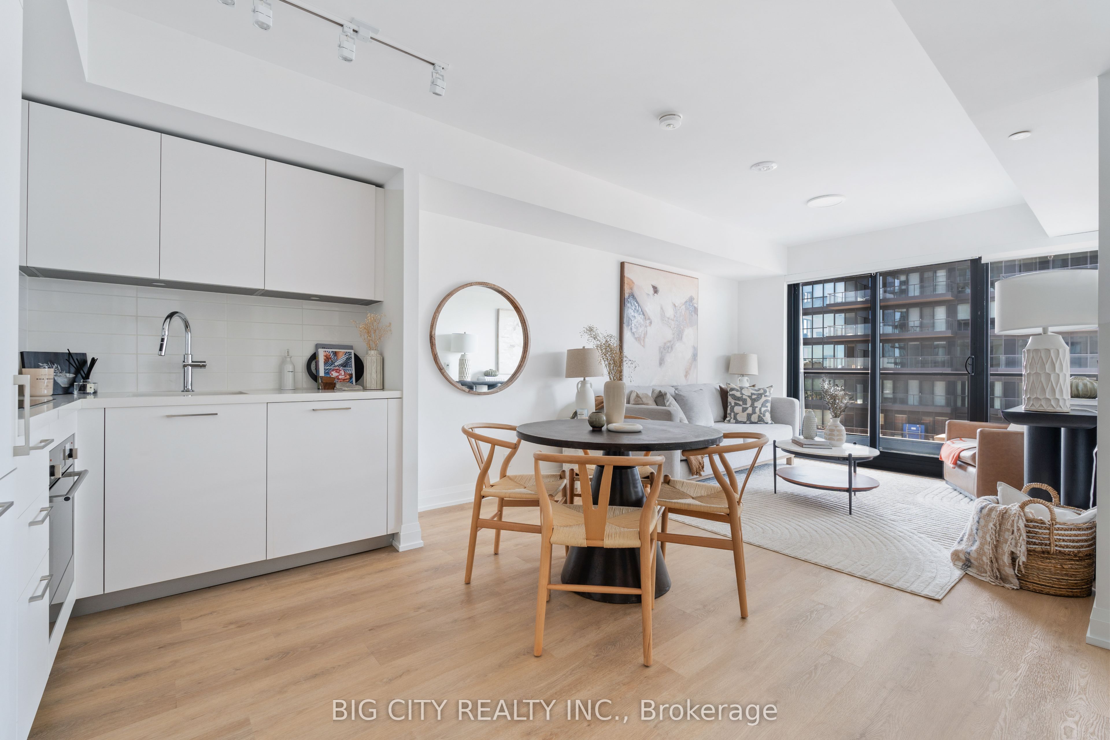 36 Brentcliffe Road 902, Toronto, ON M4G 0E1 photo 5