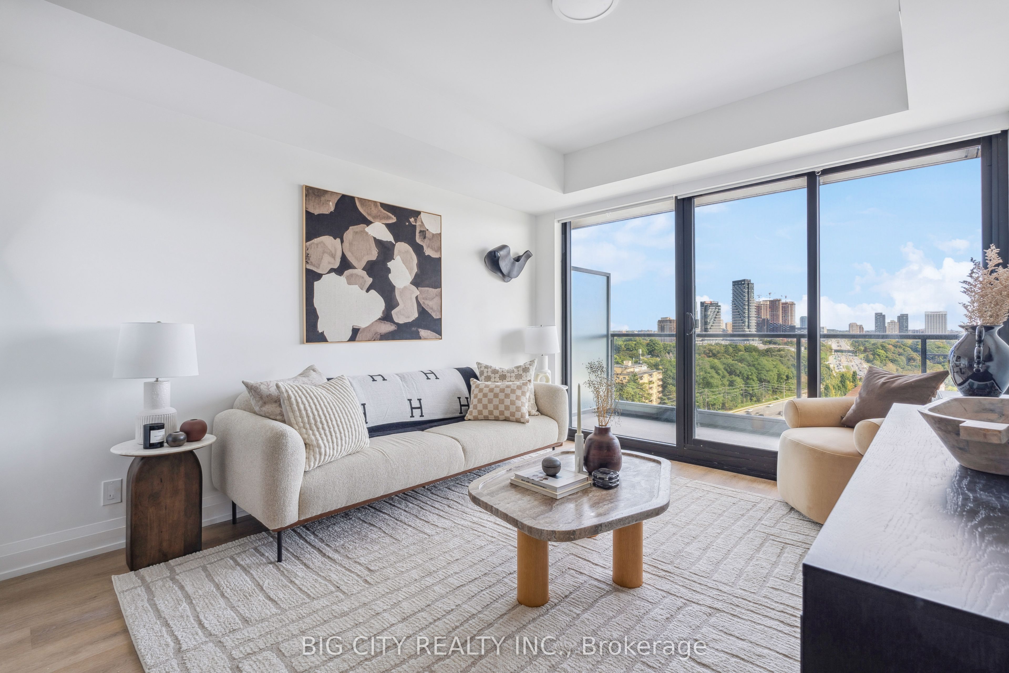 36 Brentcliffe Road 810, Toronto, ON M4G 0E1 photo 2