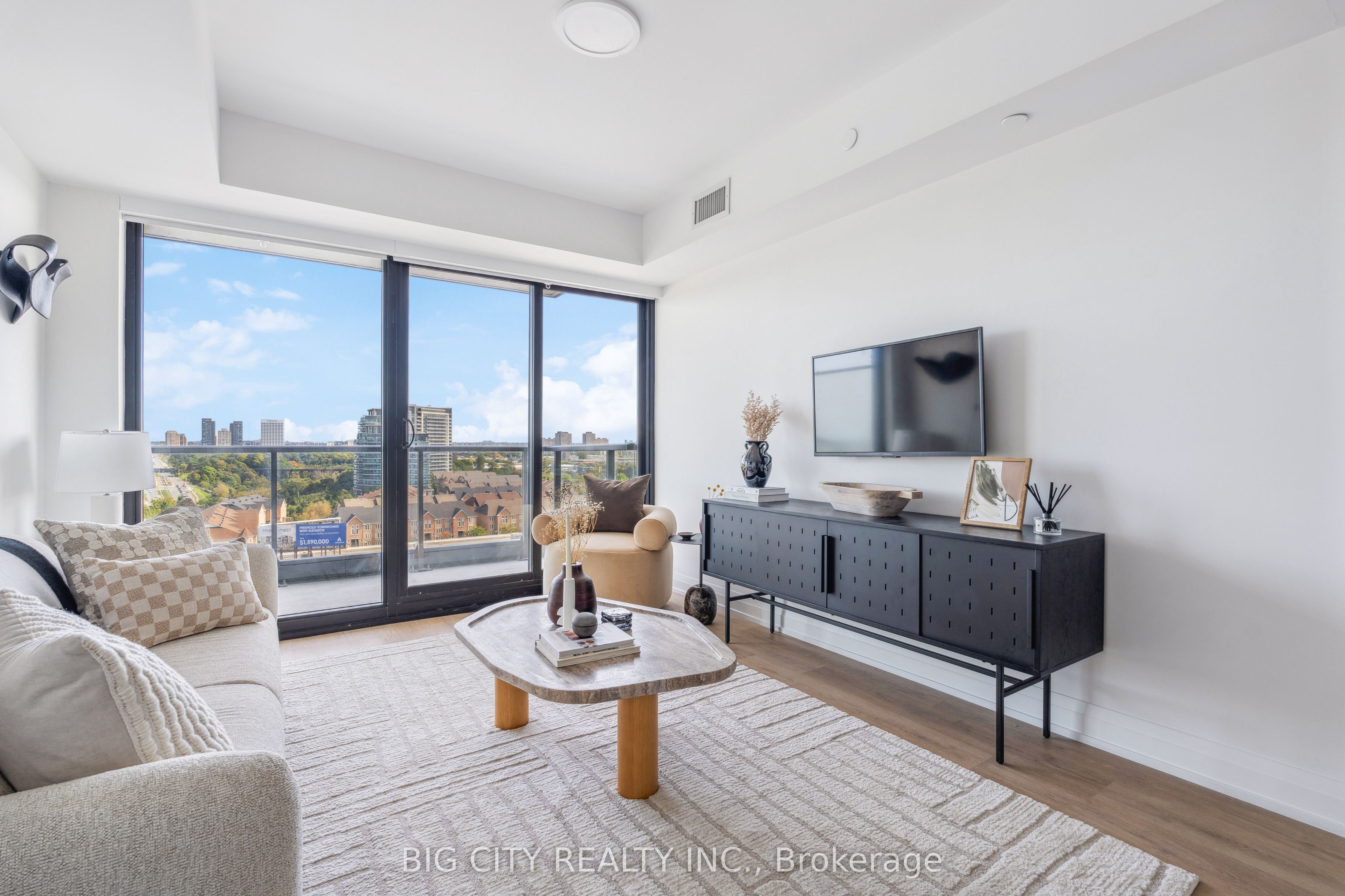 36 Brentcliffe Road 810, Toronto, ON M4G 0E1 photo 5