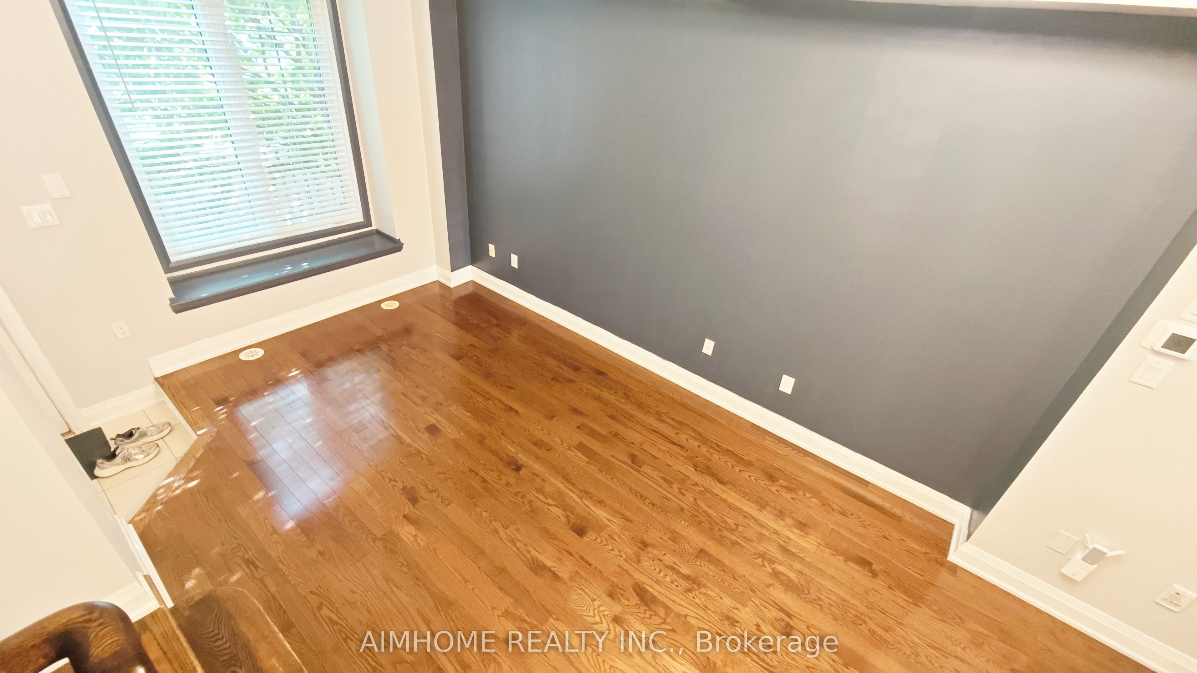 40 Raffeix Lane, Toronto, ON M5A 0G5 photo 3