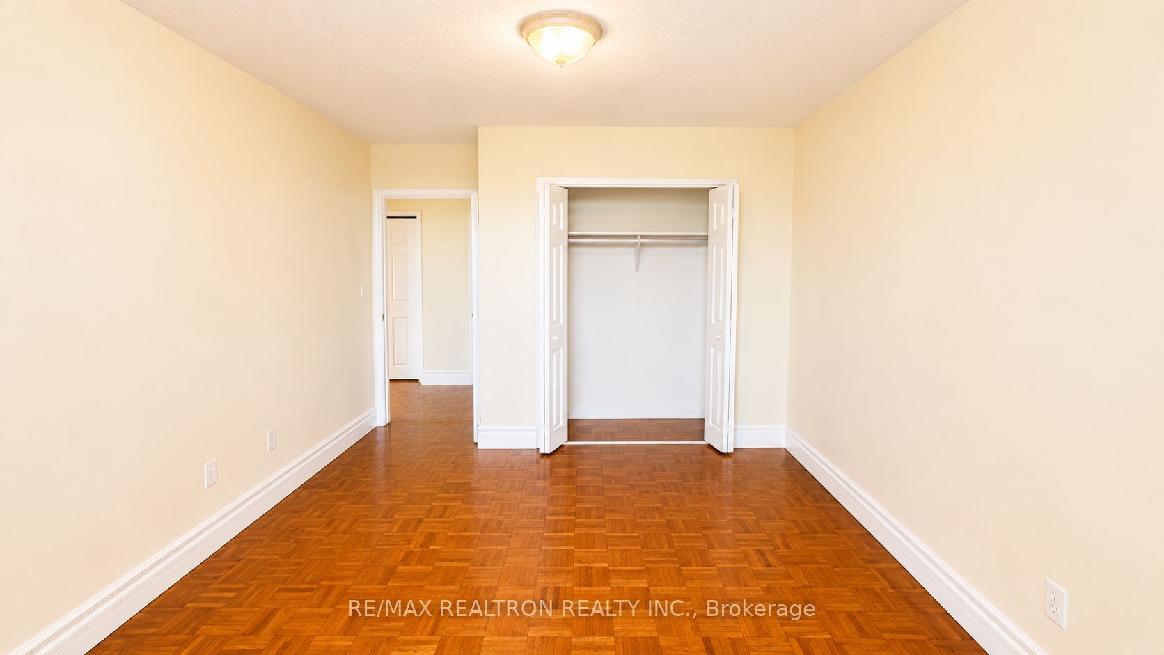 5949 Yonge Street 304, Toronto, ON M2M 3V8 photo 2