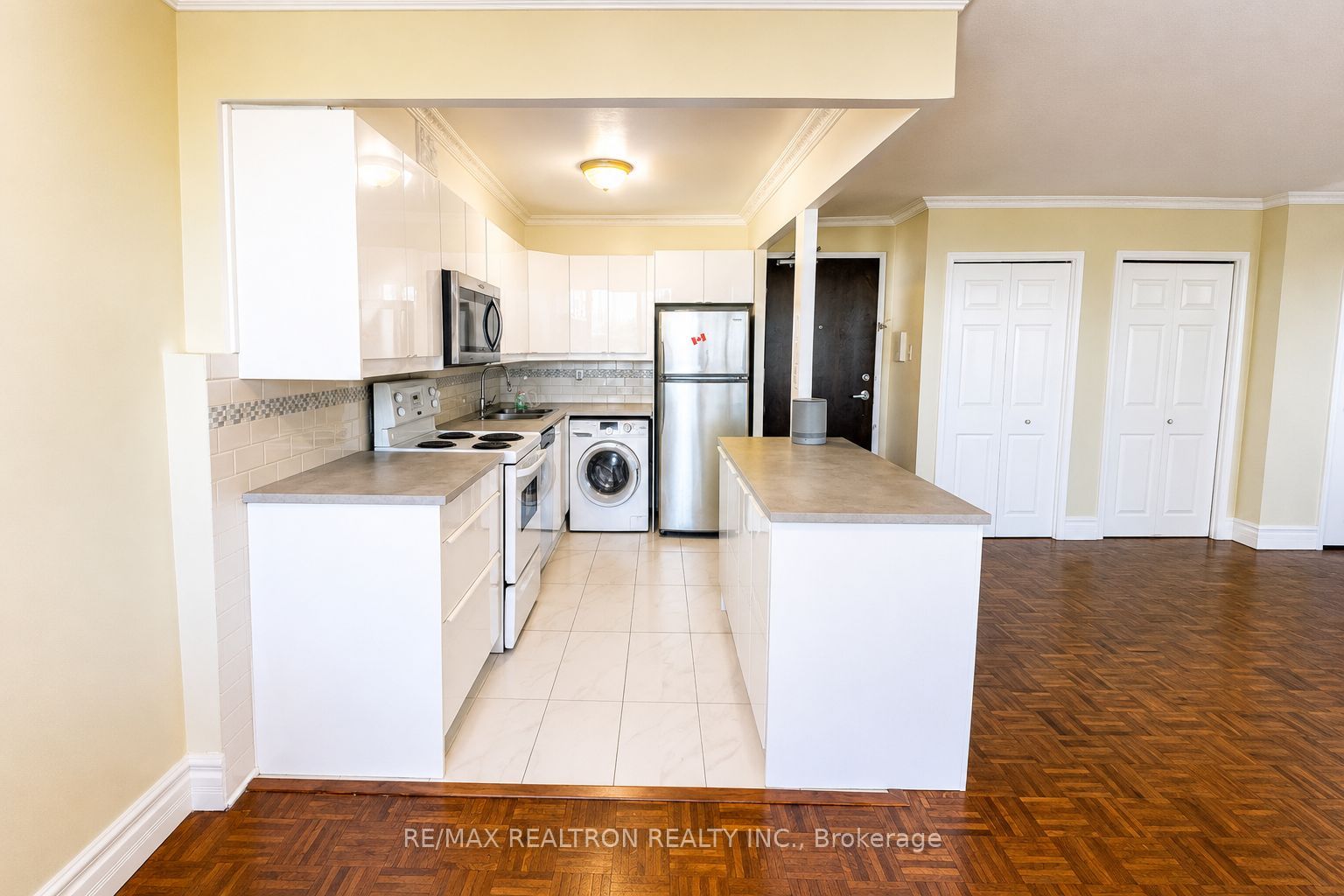 5949 Yonge Street 304, Toronto, ON M2M 3V8 photo 3