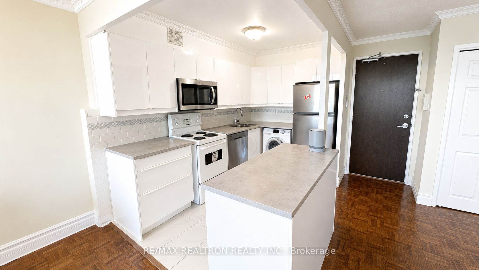 5949 Yonge Street 304, Toronto, ON M2M 3V8 photo 4