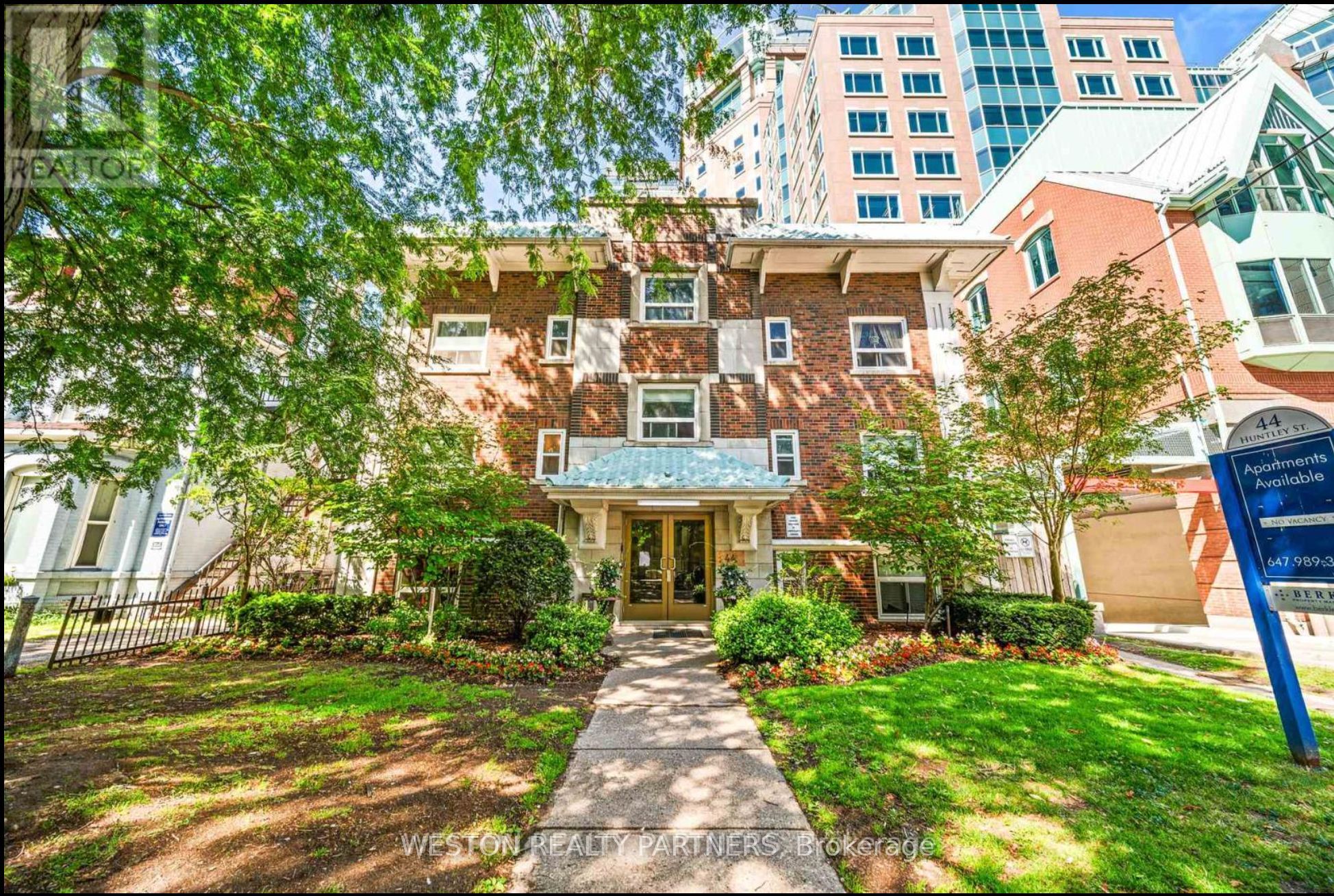 44 Huntley Street 102, Toronto, ON M4Y 2L1