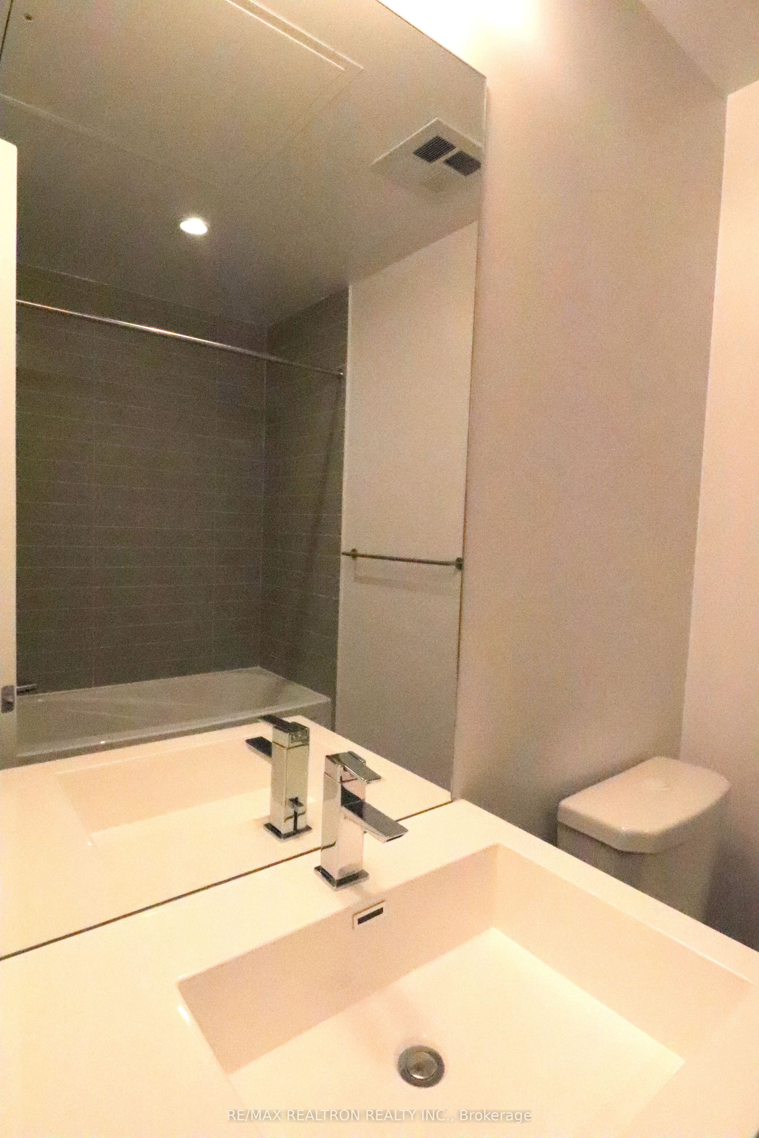 87 Peter Street 4505, Toronto, ON M5V 0P1 photo 3
